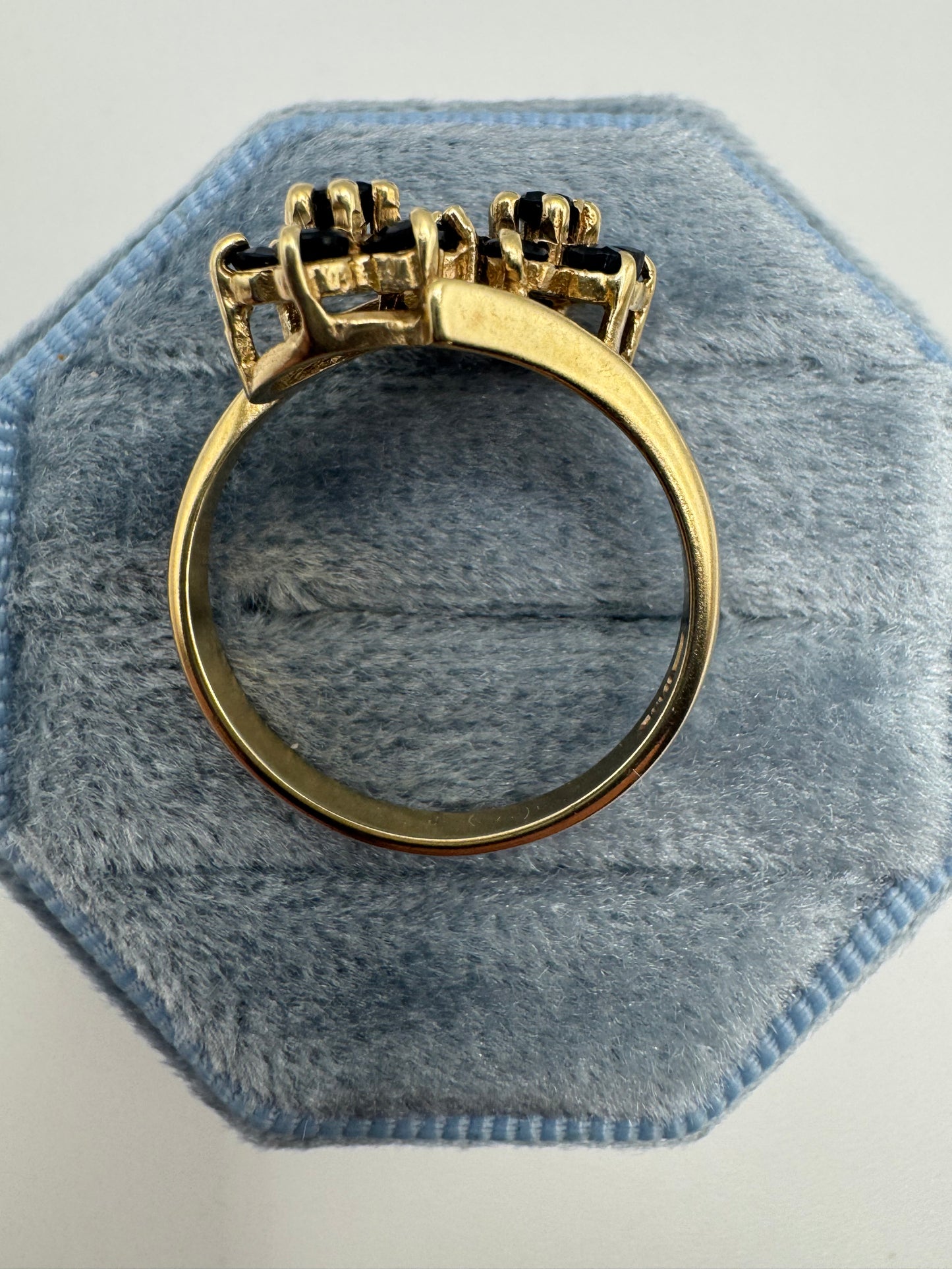 9ct gold sapphire cluster ring