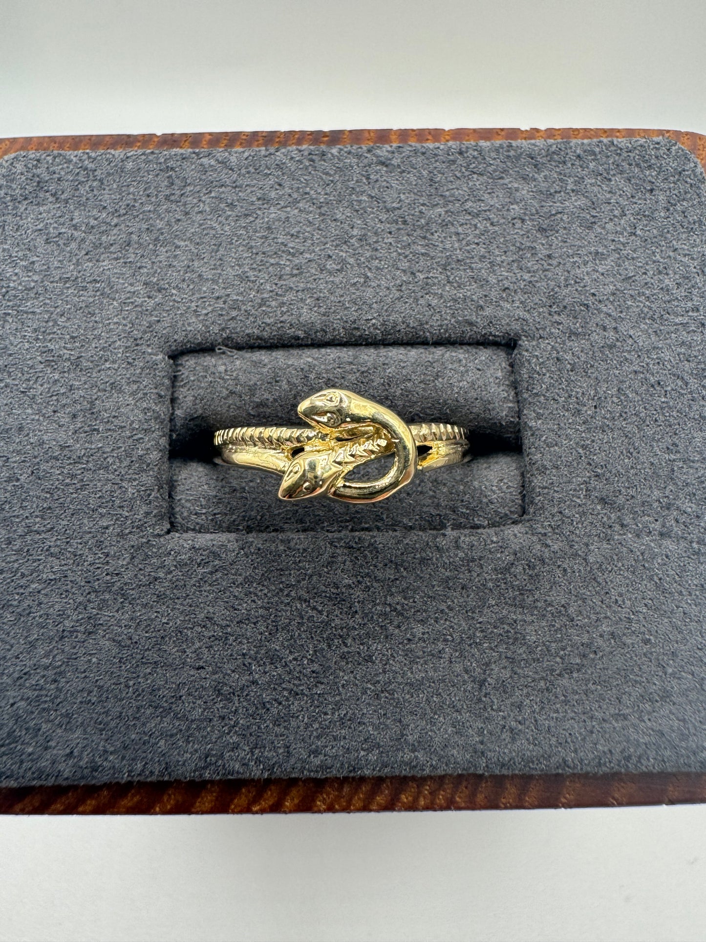 9ct gold snake ring