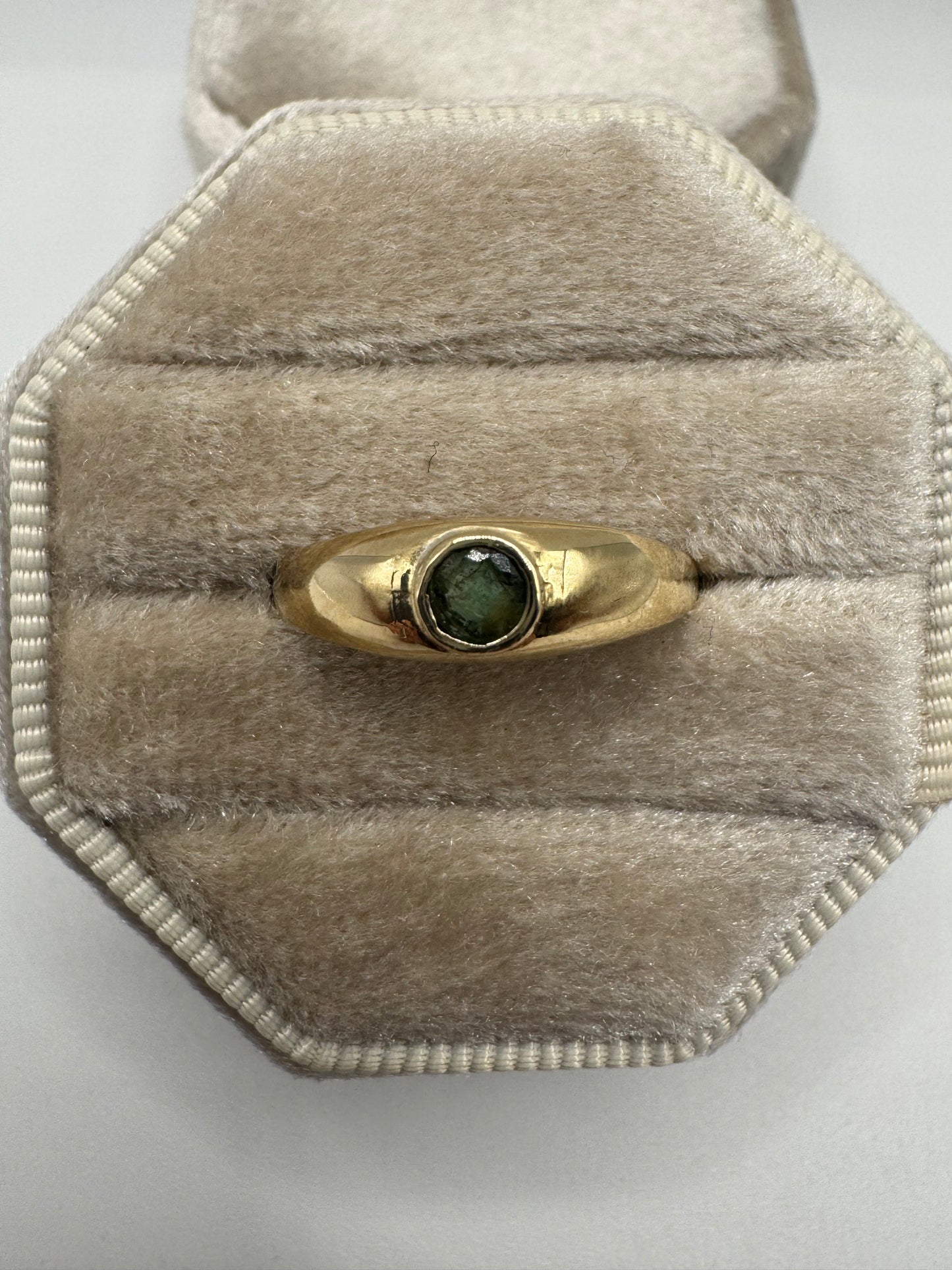 9ct gold emerald gypsy ring