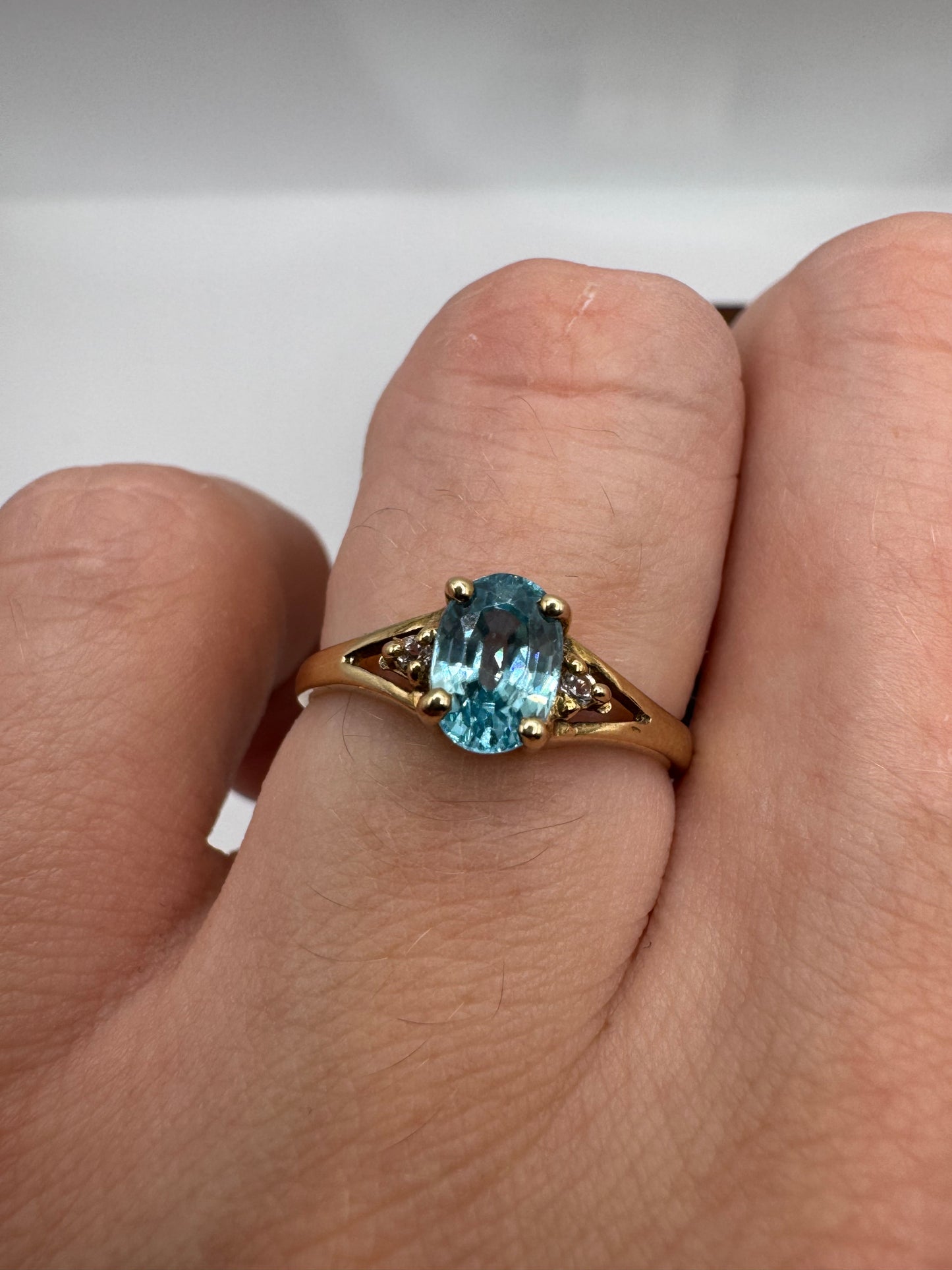 9ct gold topaz and zircon ring
