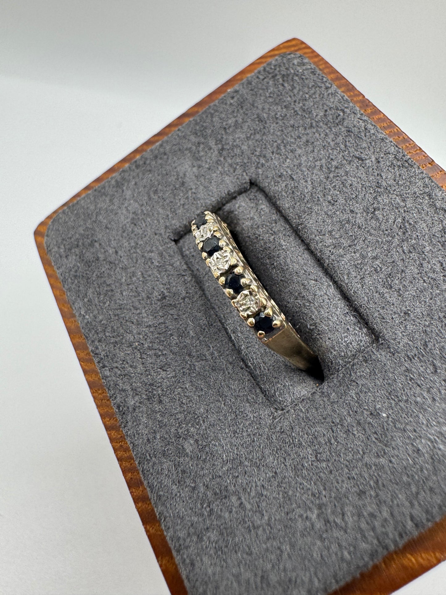 9ct gold sapphire and diamond ring