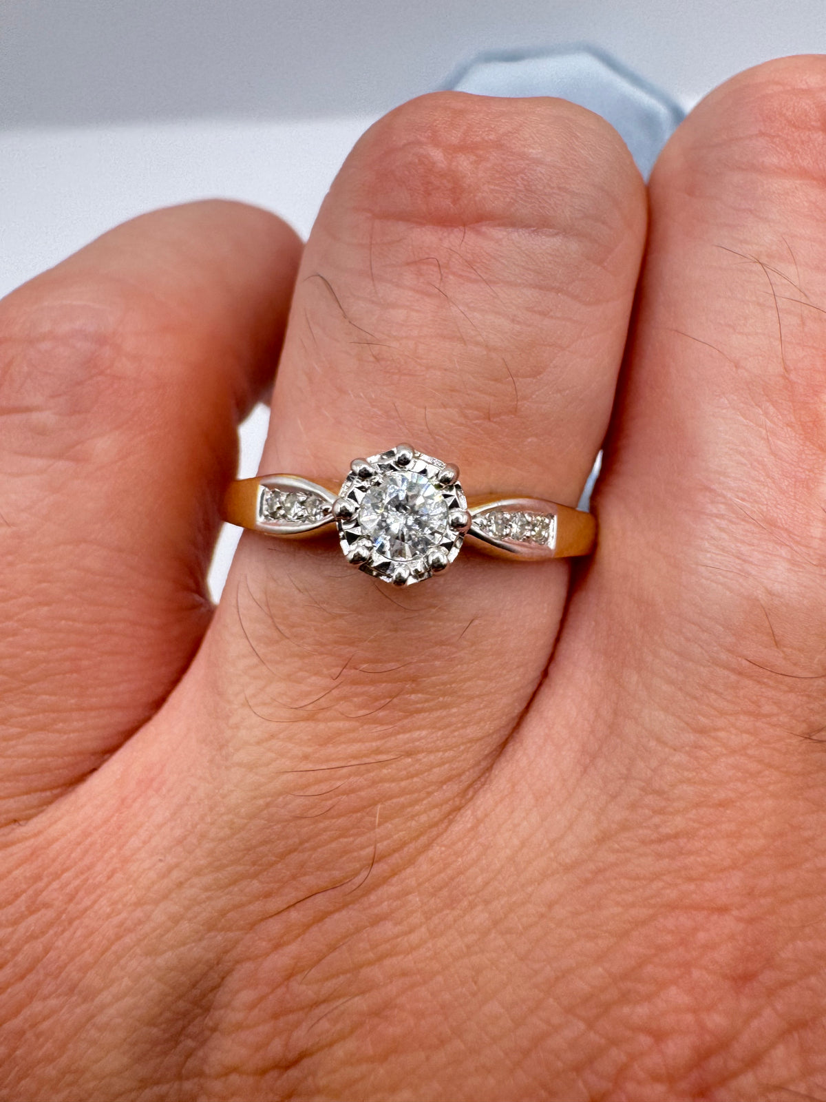 9ct gold 0.25ct diamond ring