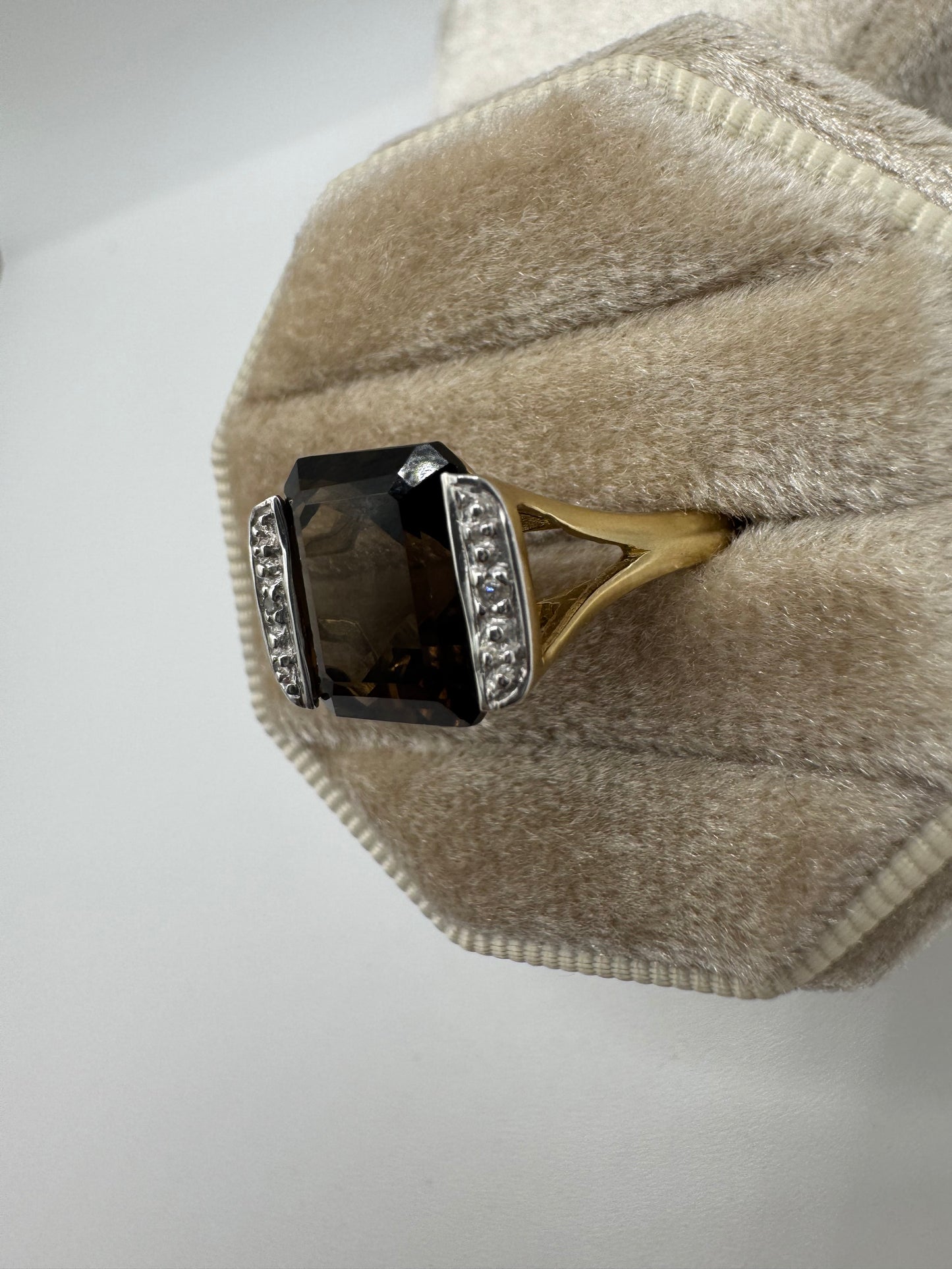 9ct gold Smokey quartz and diamond ring