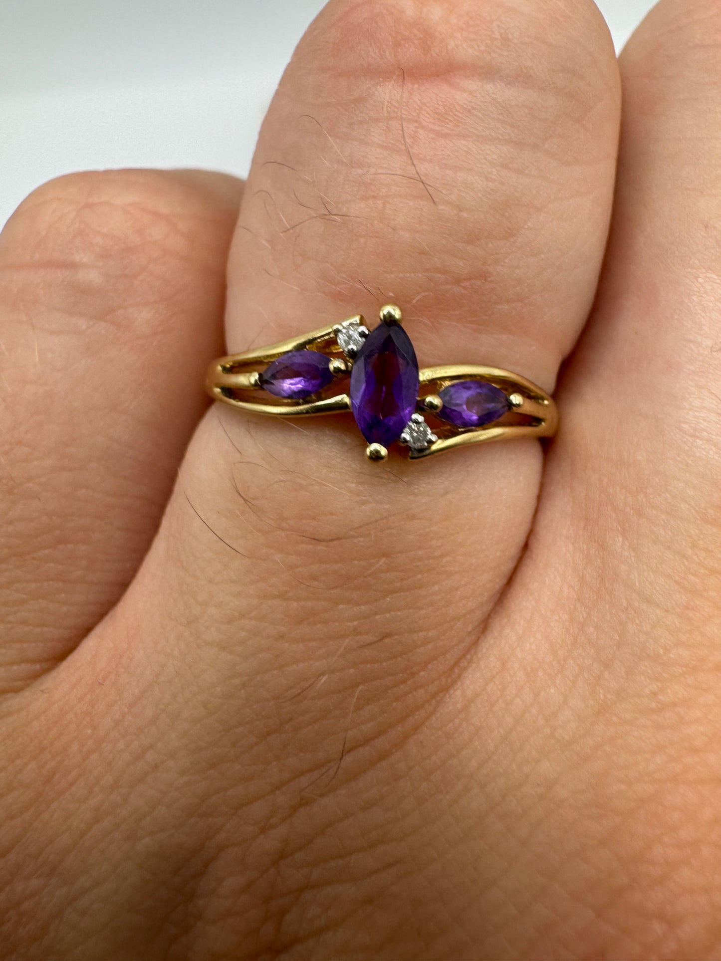 9ct gold amethyst and diamond ring