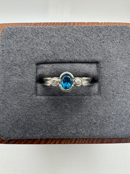 9ct gold topaz and diamond ring