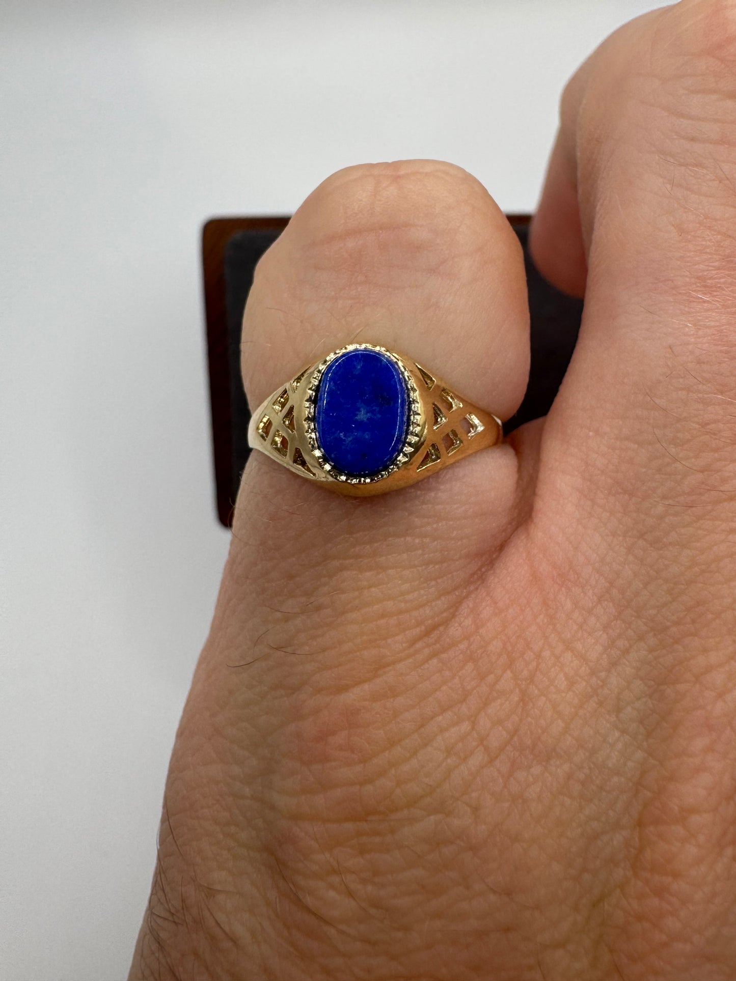 9ct gold lapis lazuli signet ring