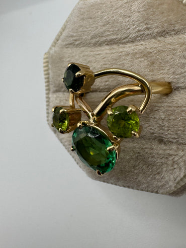 Heavy 9ct gold peridot and quartz fancy wishbone ring