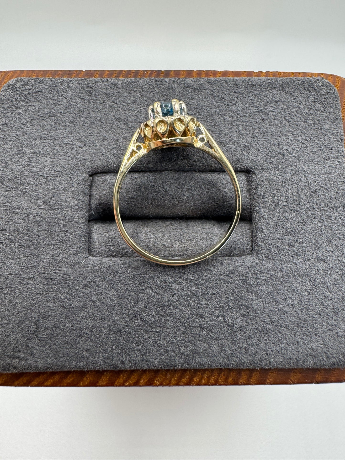 9ct gold topaz and diamond ring