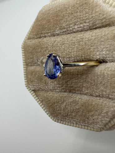 9ct gold tanzanite ring