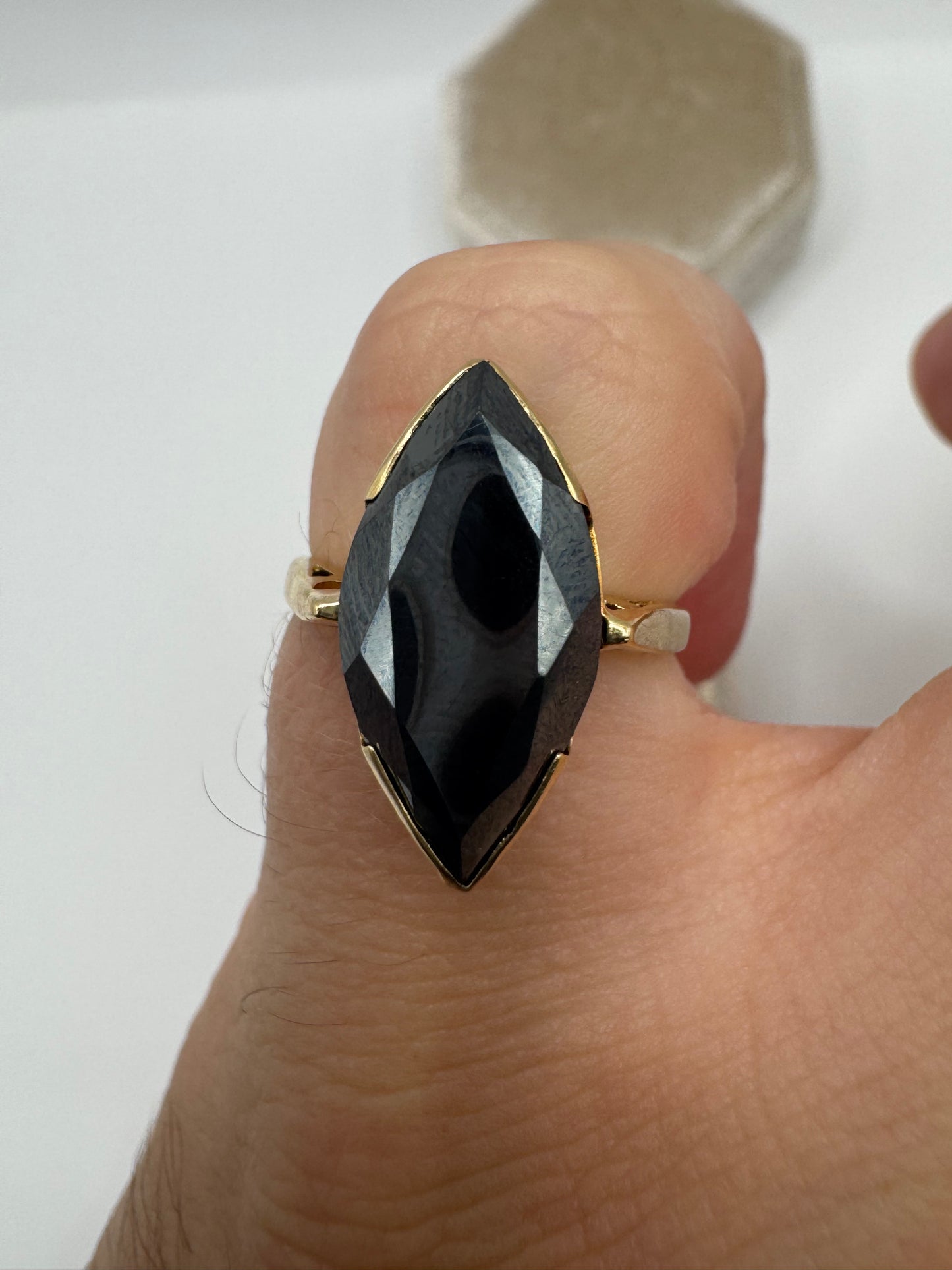 9ct gold hematite ring