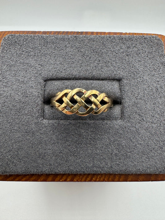 9ct gold Celtic knot ring