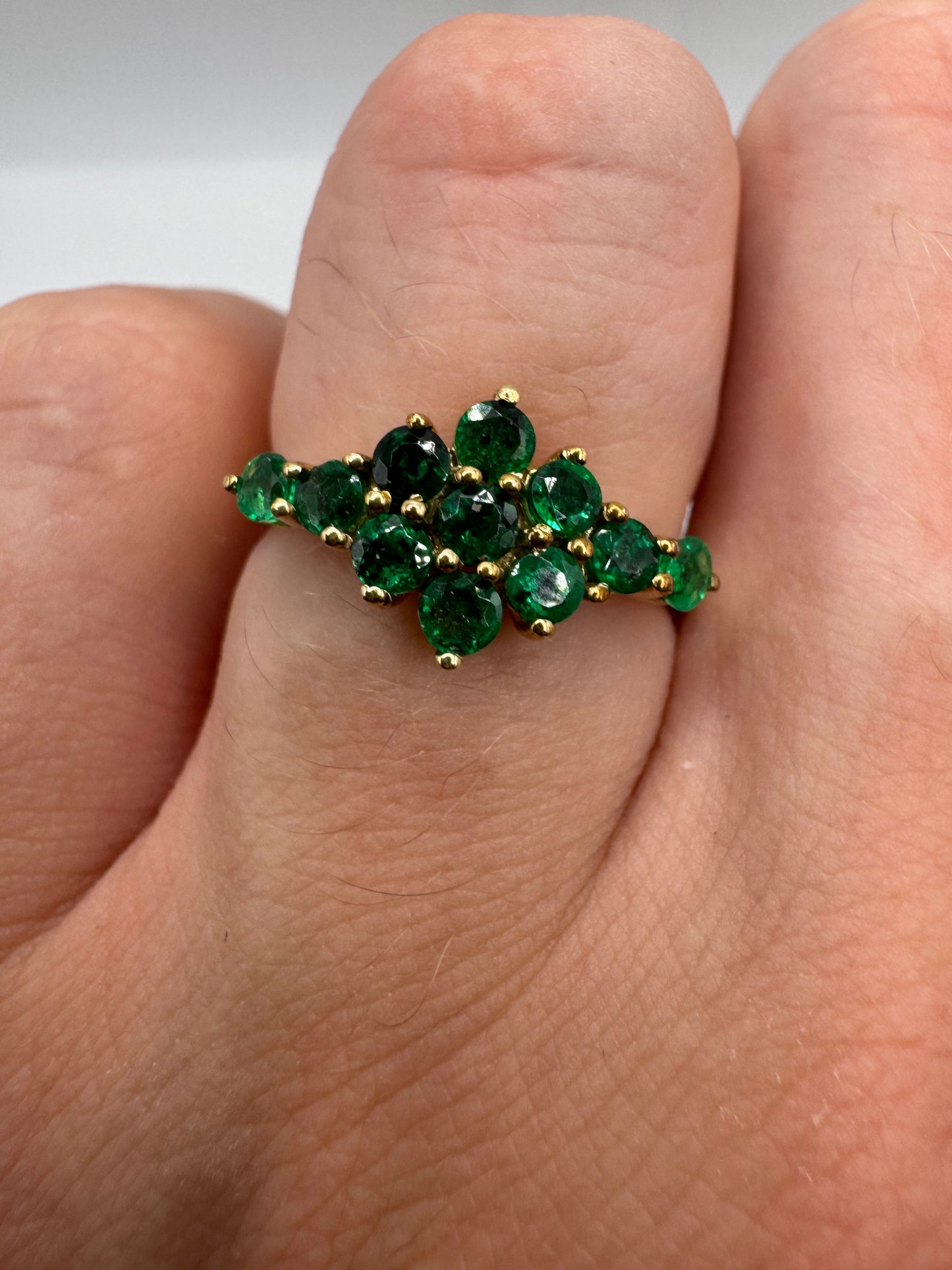9ct gold emerald cluster ring