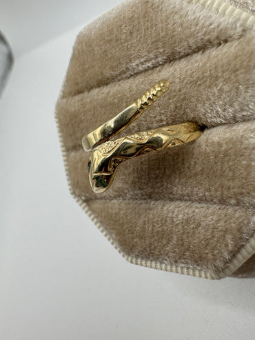 9ct gold emerald snake ring