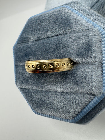 9ct gold patterned band