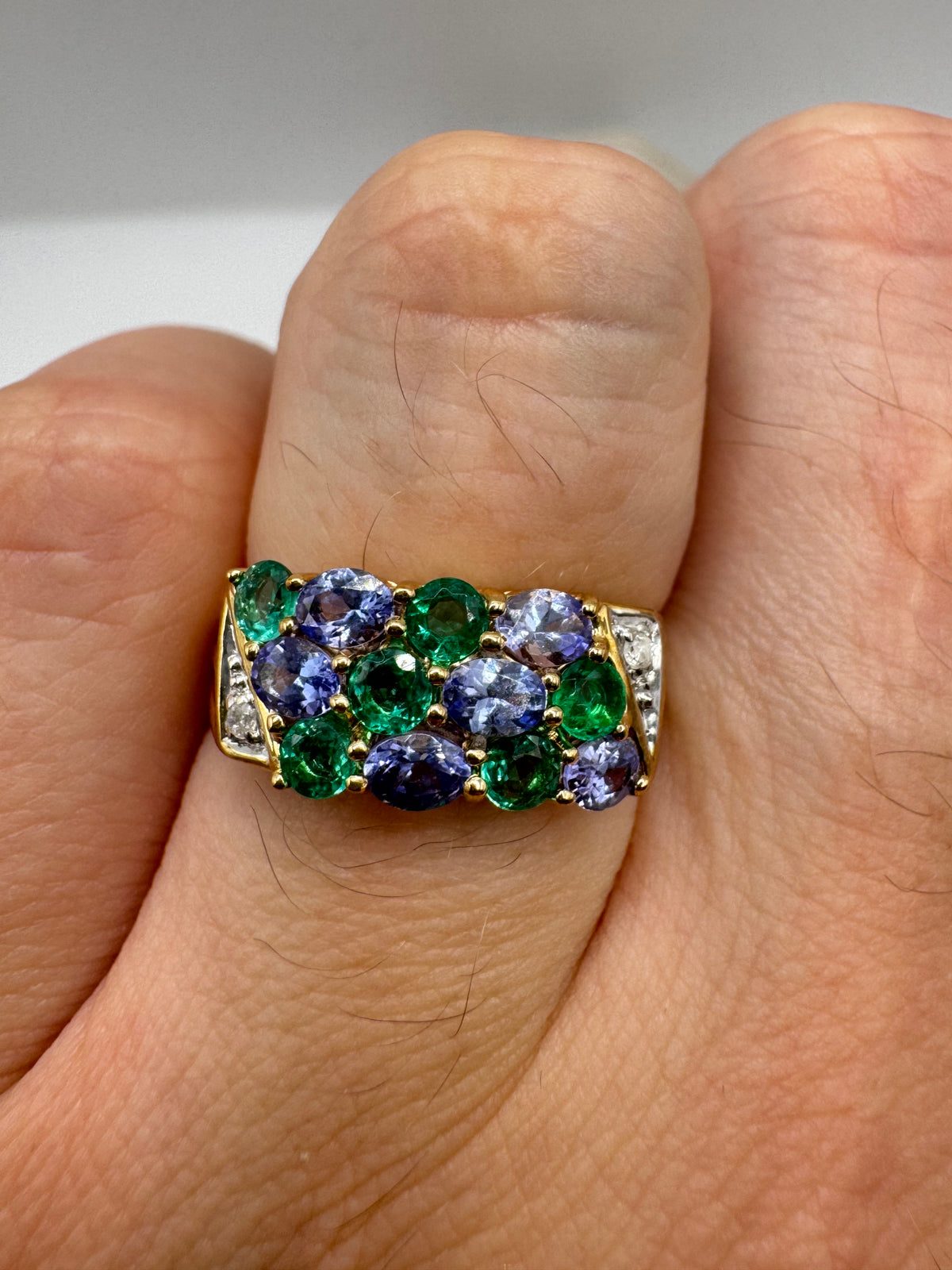 9ct gold emerald, tanzanite and diamond ring