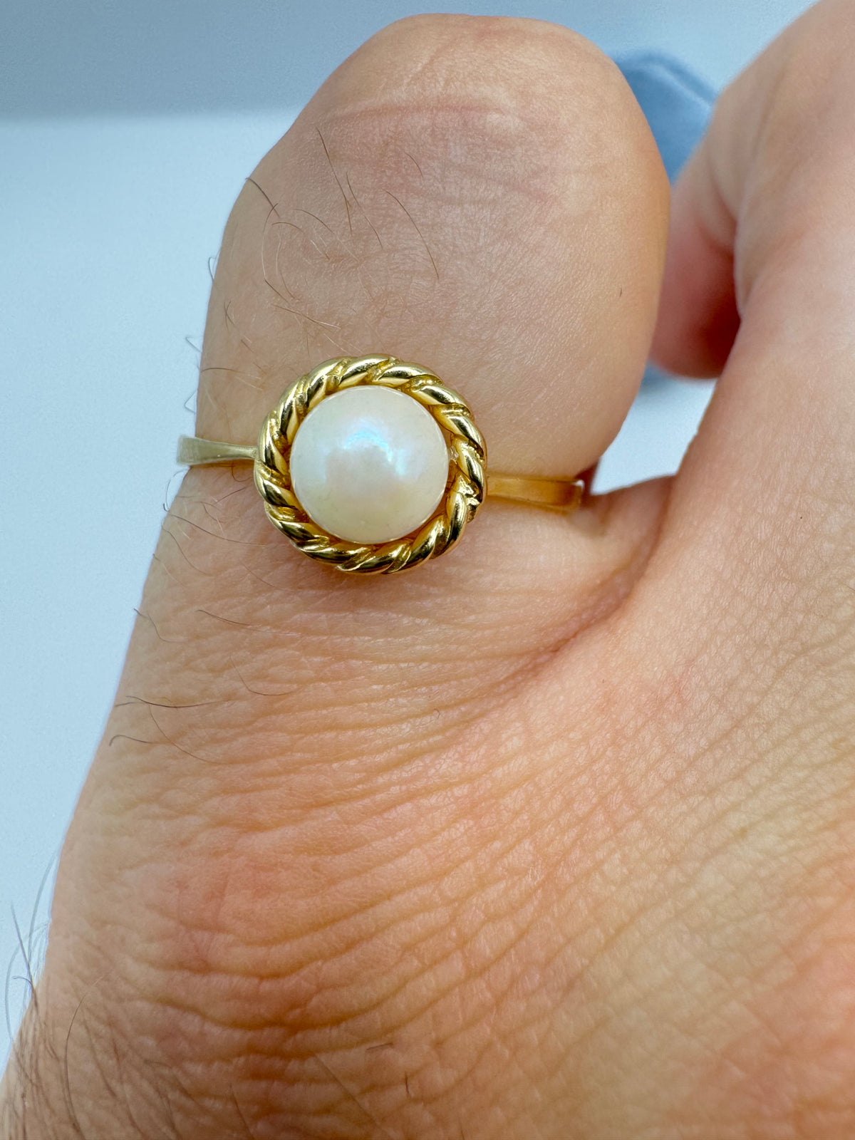 9ct gold pearl ring