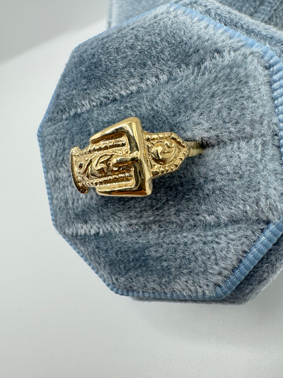 9ct gold engraved buckle ring
