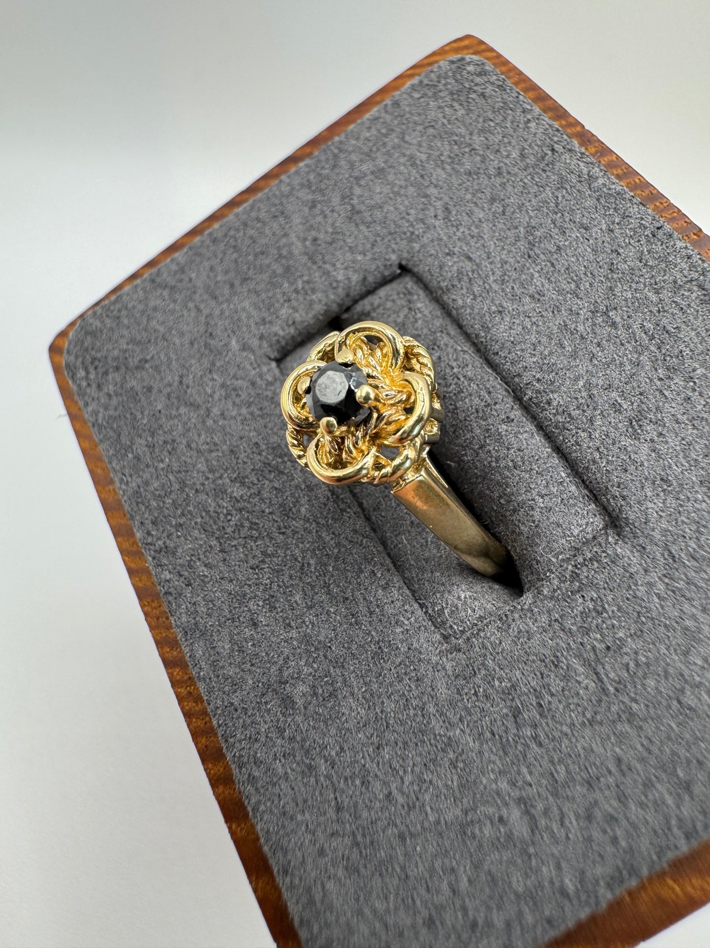 9ct gold sapphire flower ring