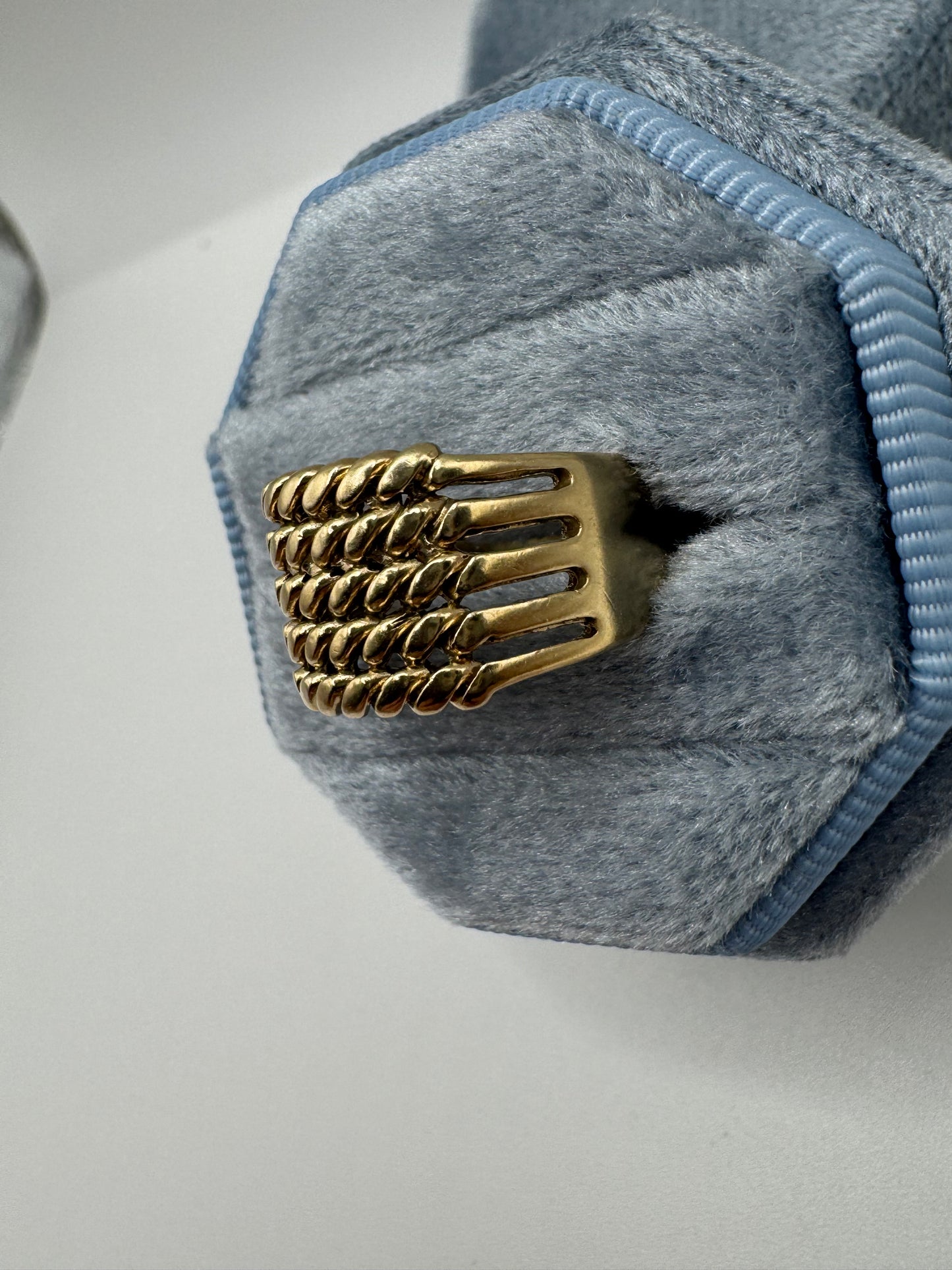 Heavy 9ct gold keepers ring