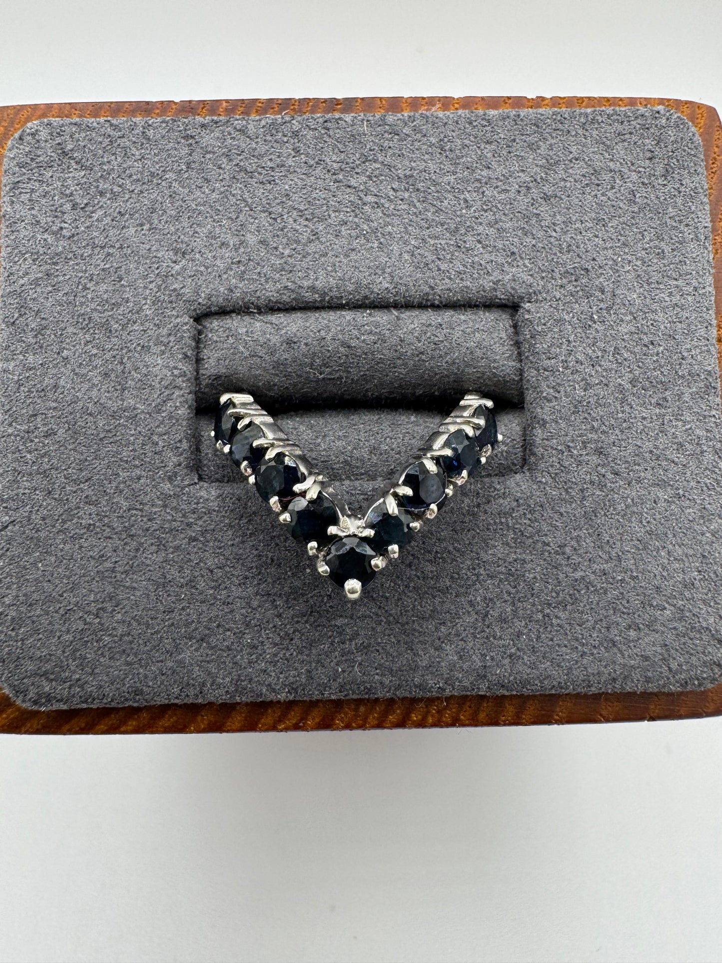 9ct white gold sapphire wishbone ring