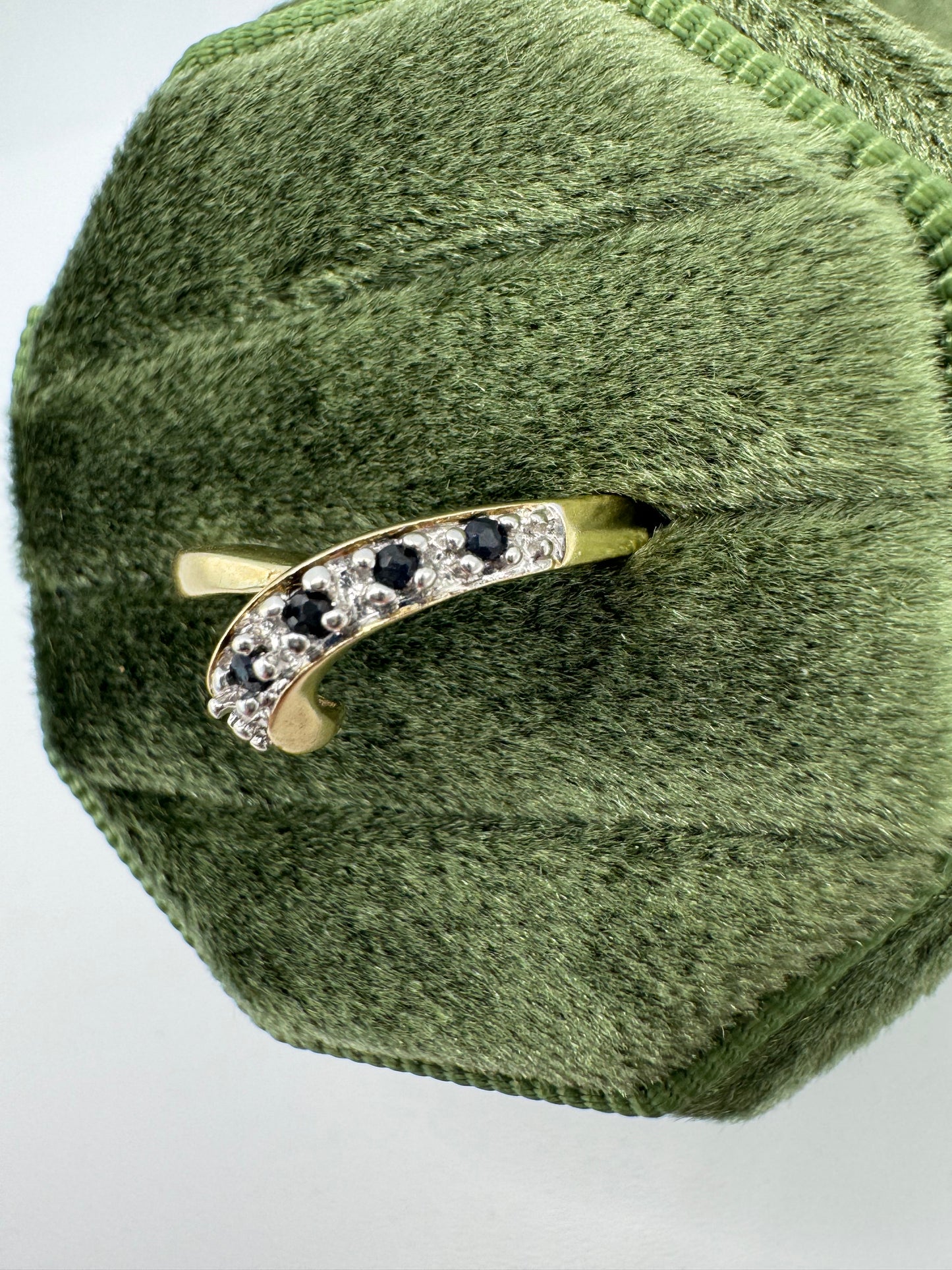9ct gold sapphire wishbone ring