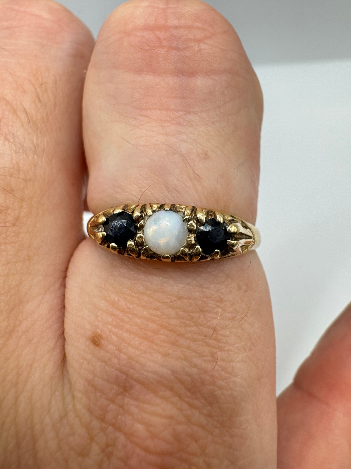 9ct gold opal and sapphire ring