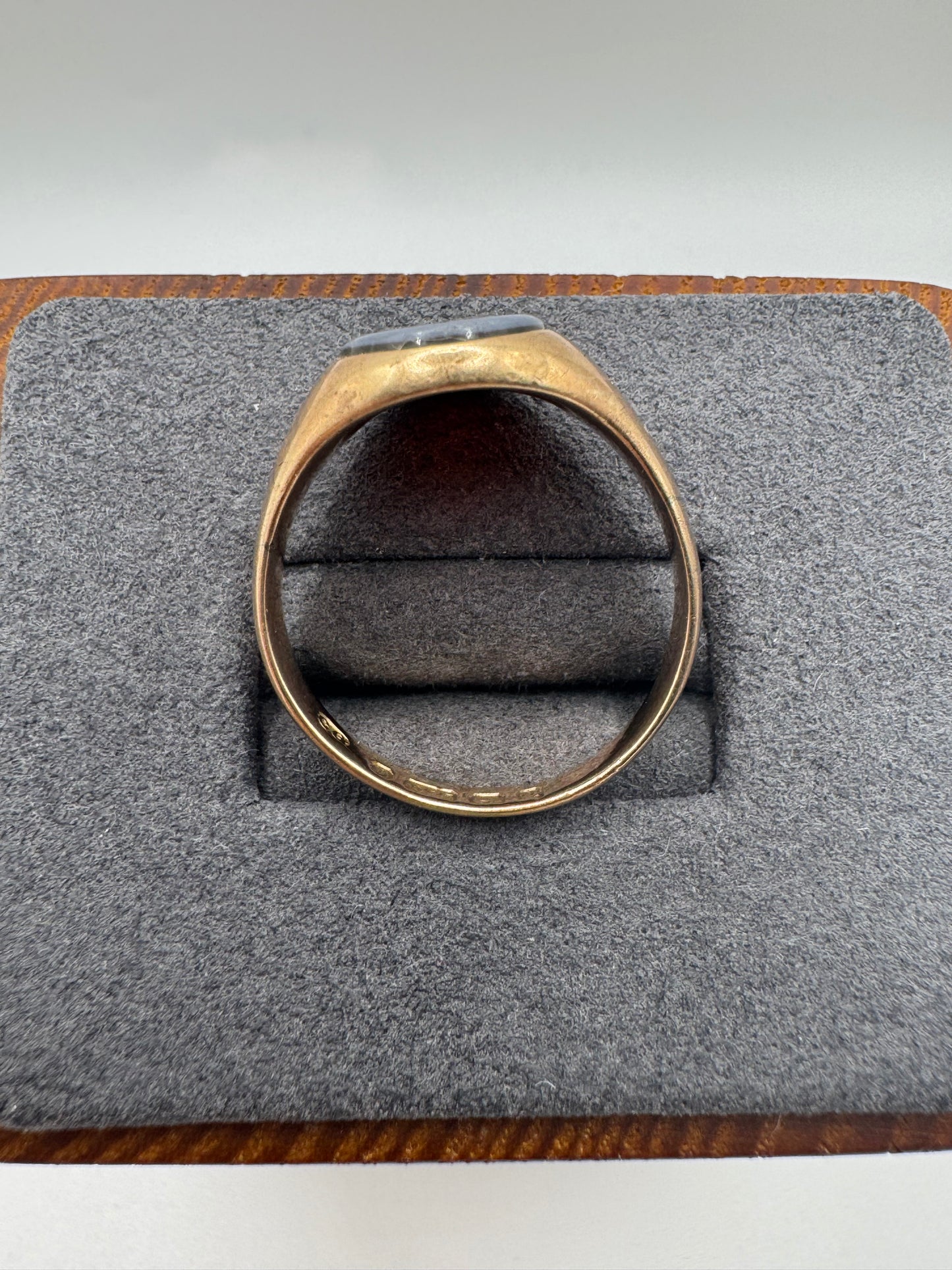 Heavy Antique 9ct gold sardonyx signet ring