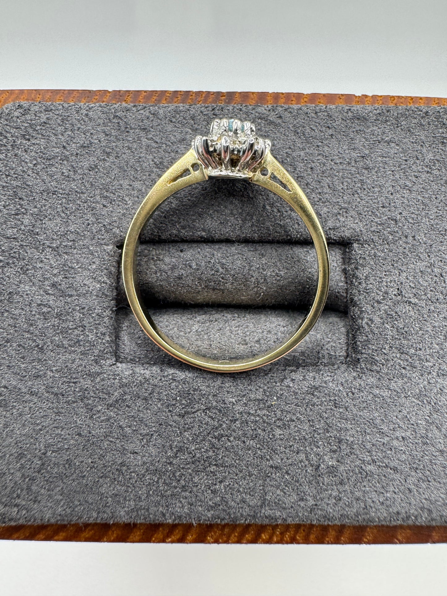 9ct gold topaz and diamond cluster ring