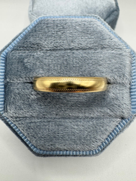 9ct gold patterned band