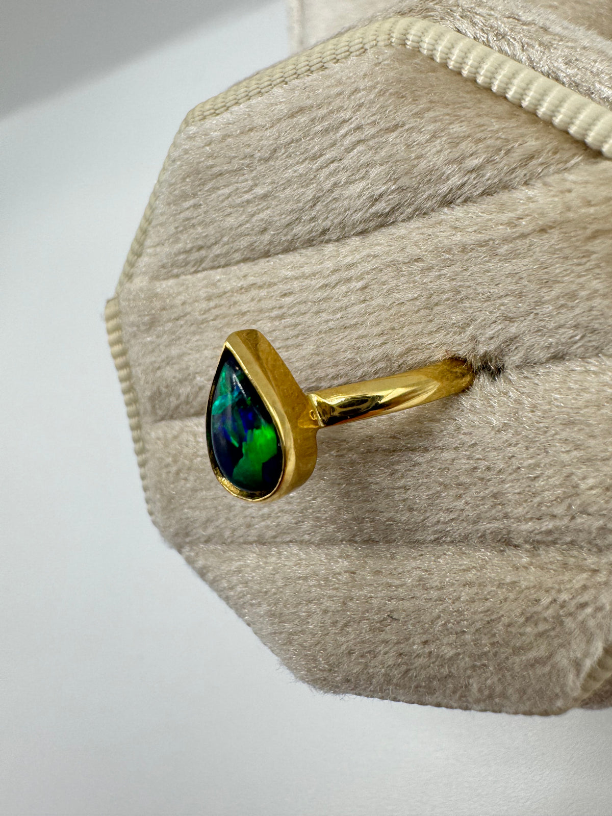 18ct gold black opal ring