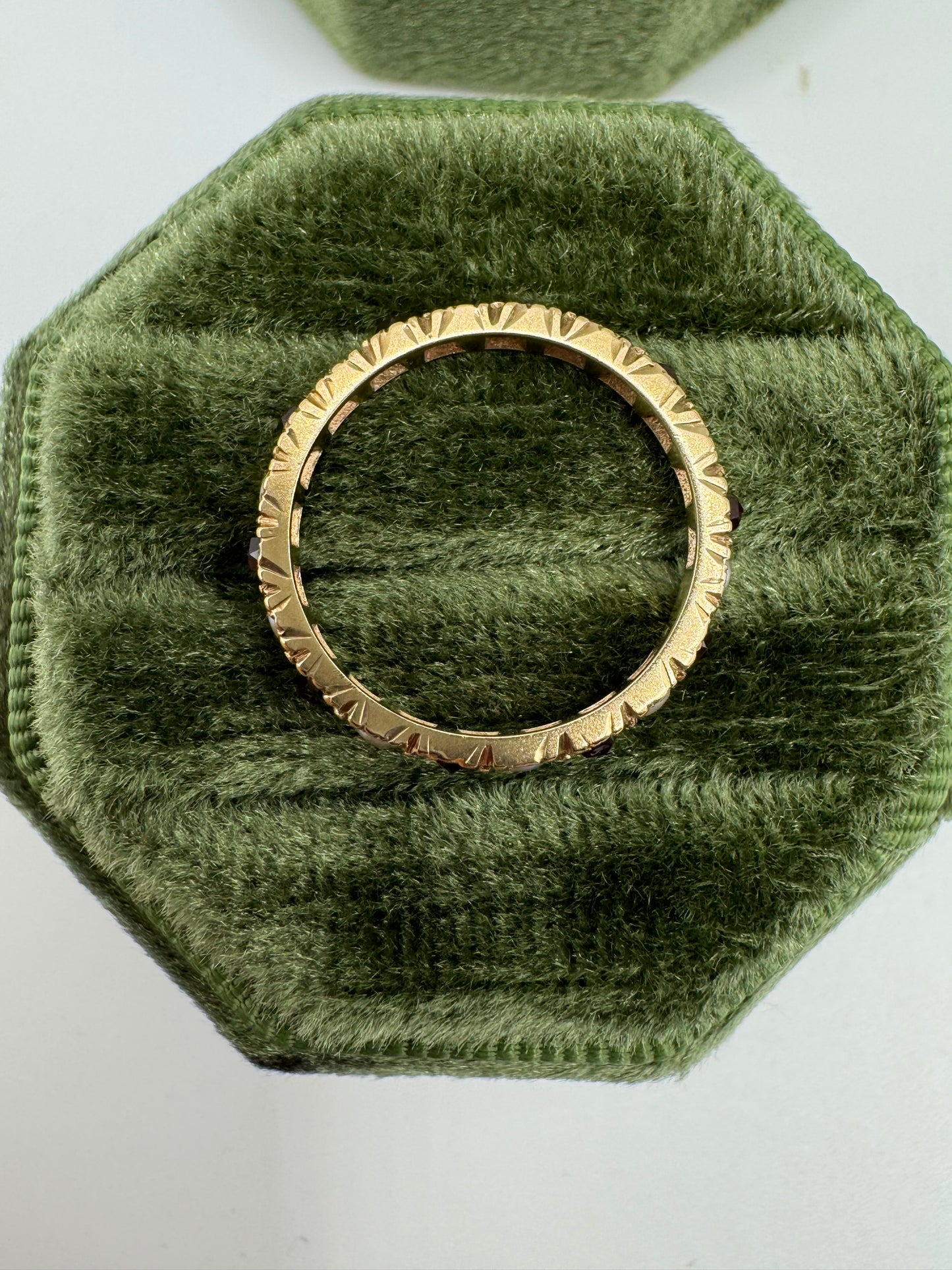 9ct gold garnet and pearl full eternity ring