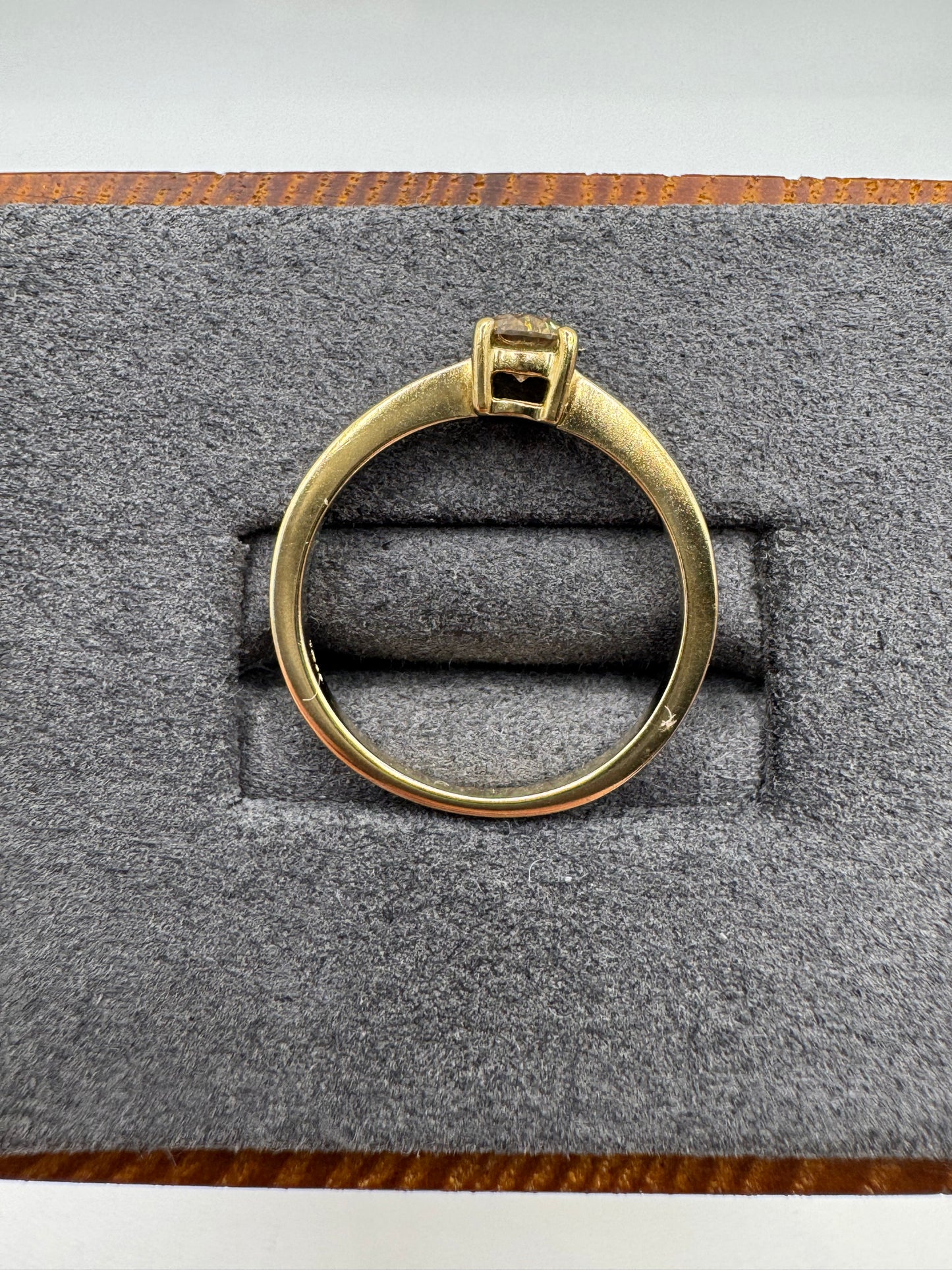 9ct gold champagne diamond ring