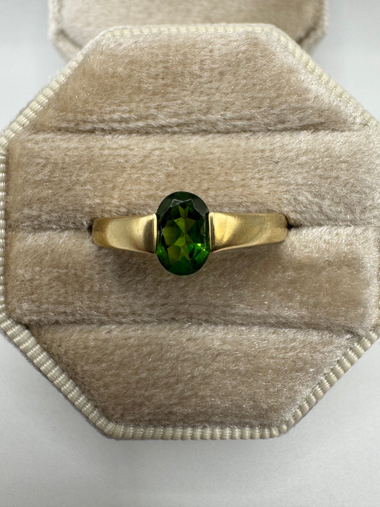 9ct gold diopside ring