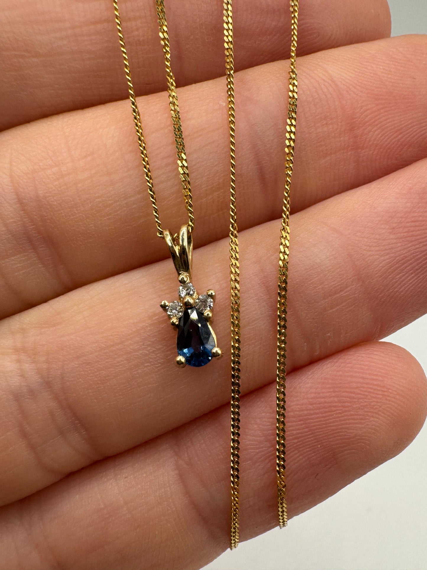 9ct gold sapphire and diamond necklace (18” chain)