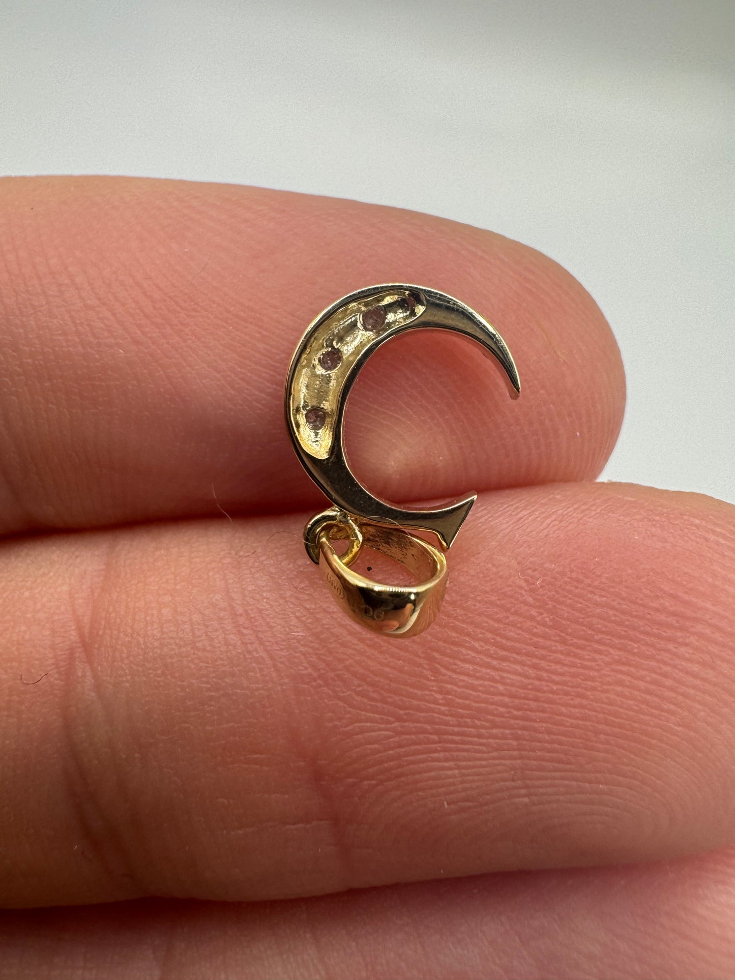 9ct gold diamond initial C charm