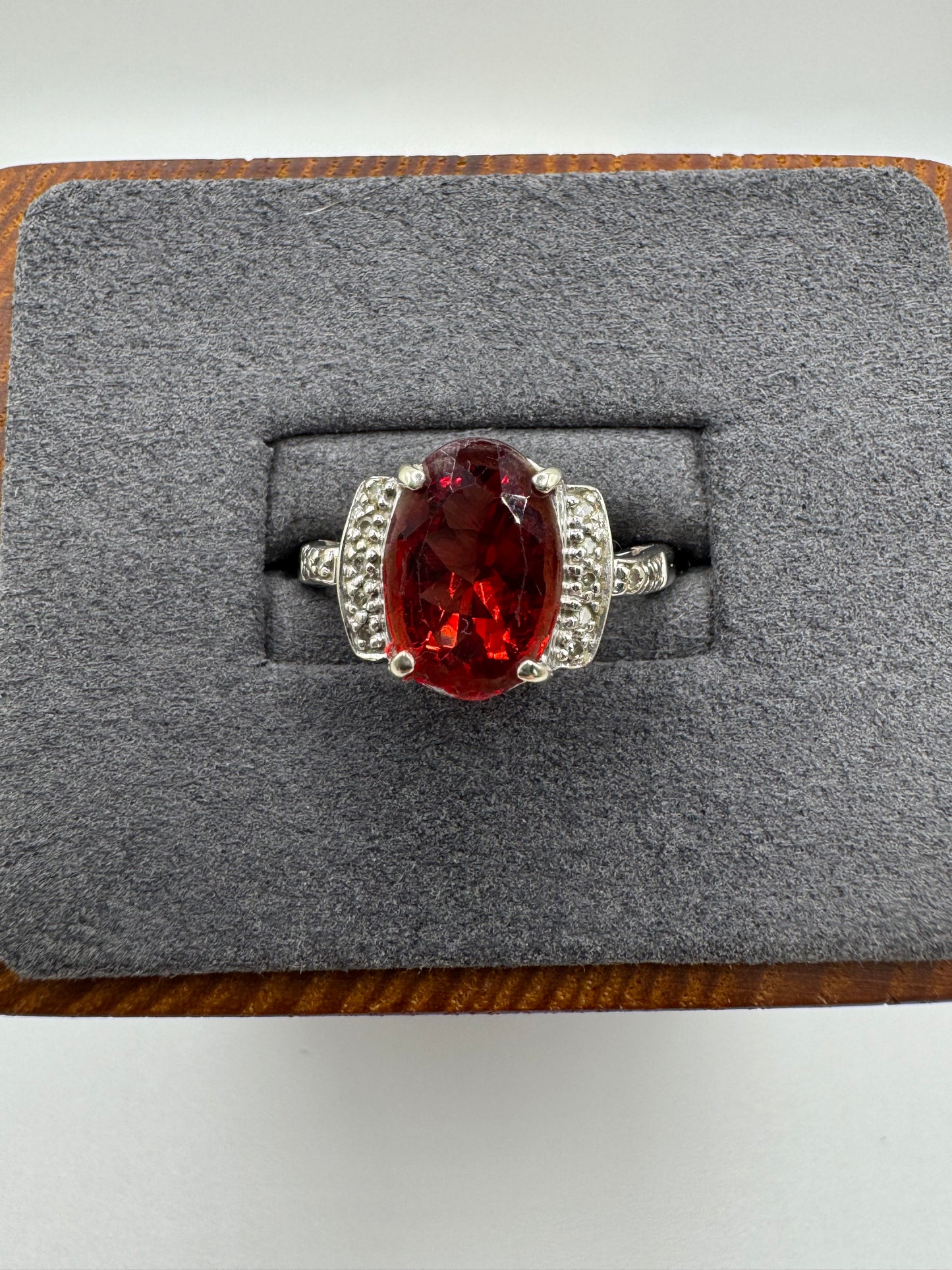 9ct white gold garnet and diamond ring