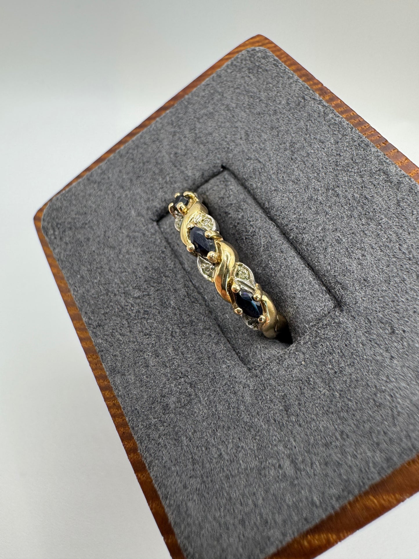 9ct gold sapphire and diamond ring
