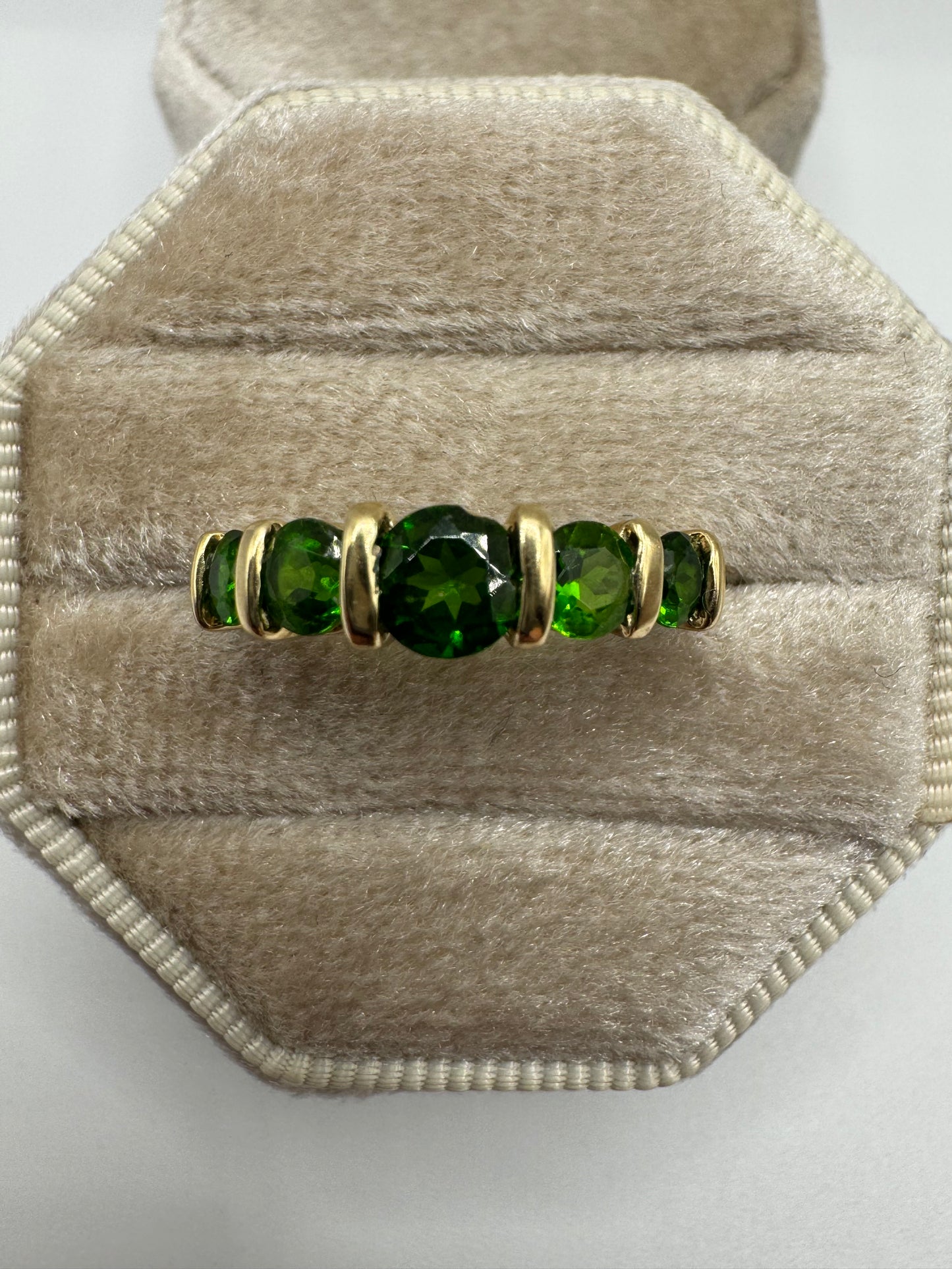 9ct gold diopside ring