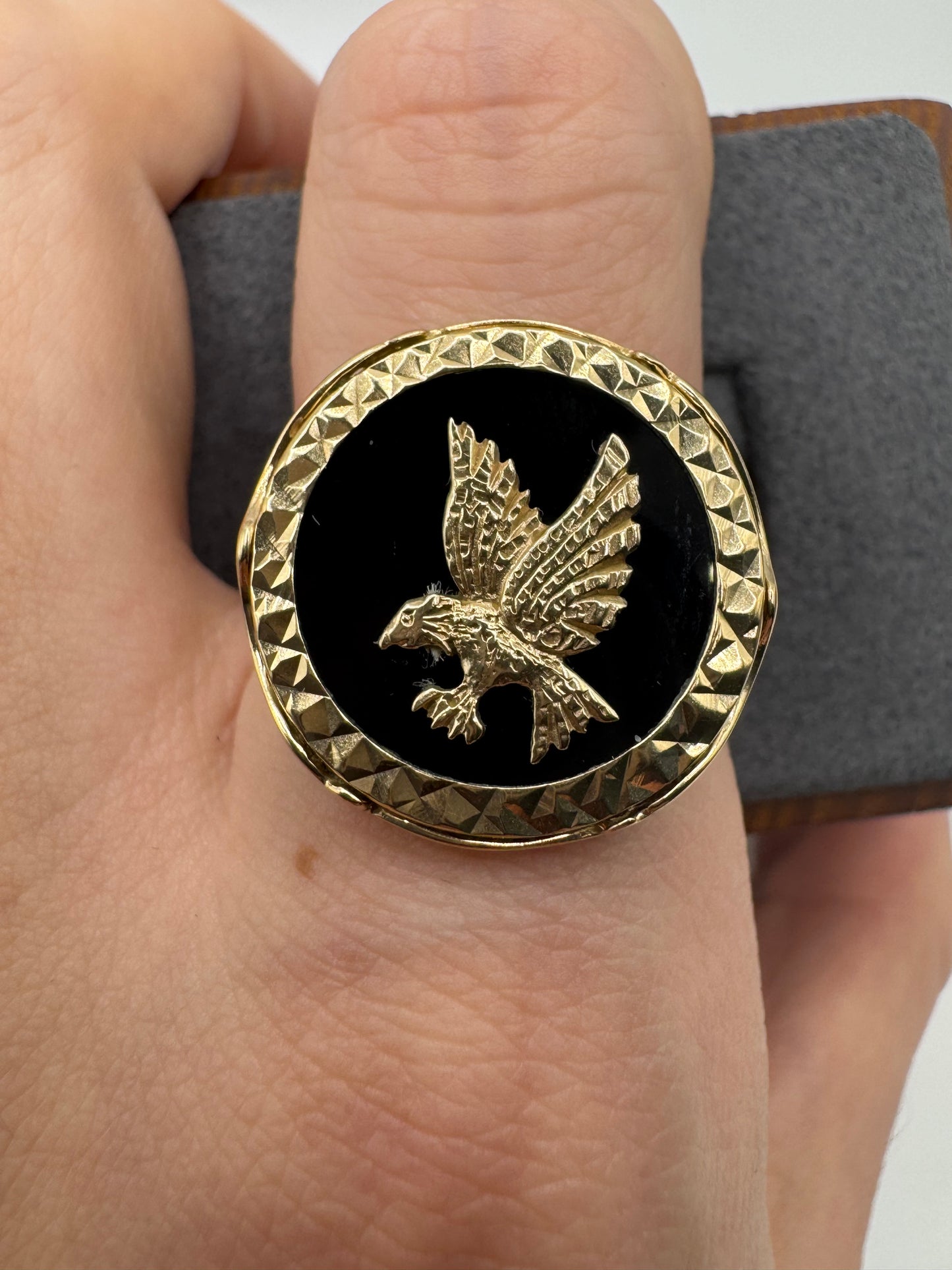 9ct gold onyx eagle crest ring