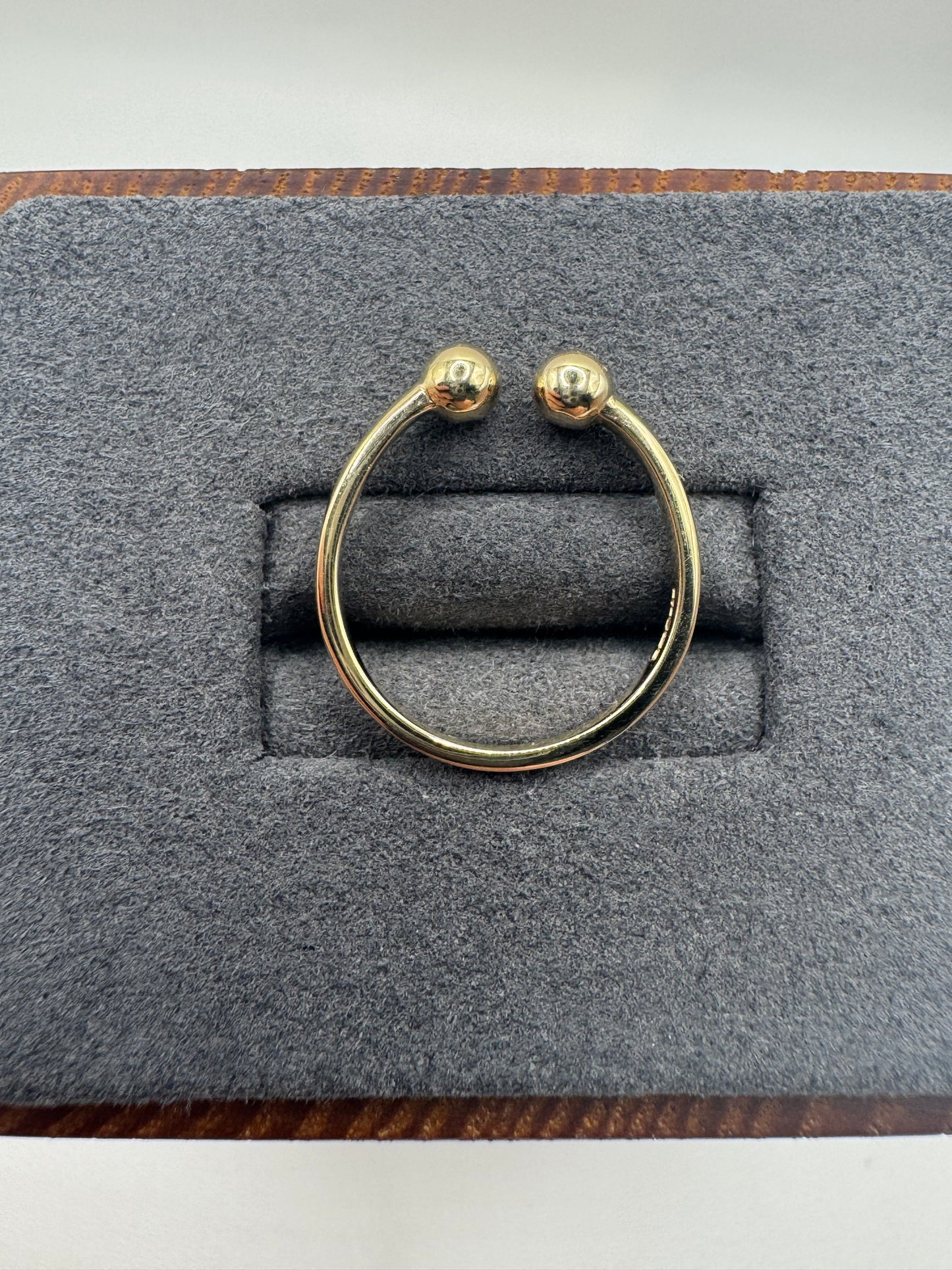 9ct gold torque ring
