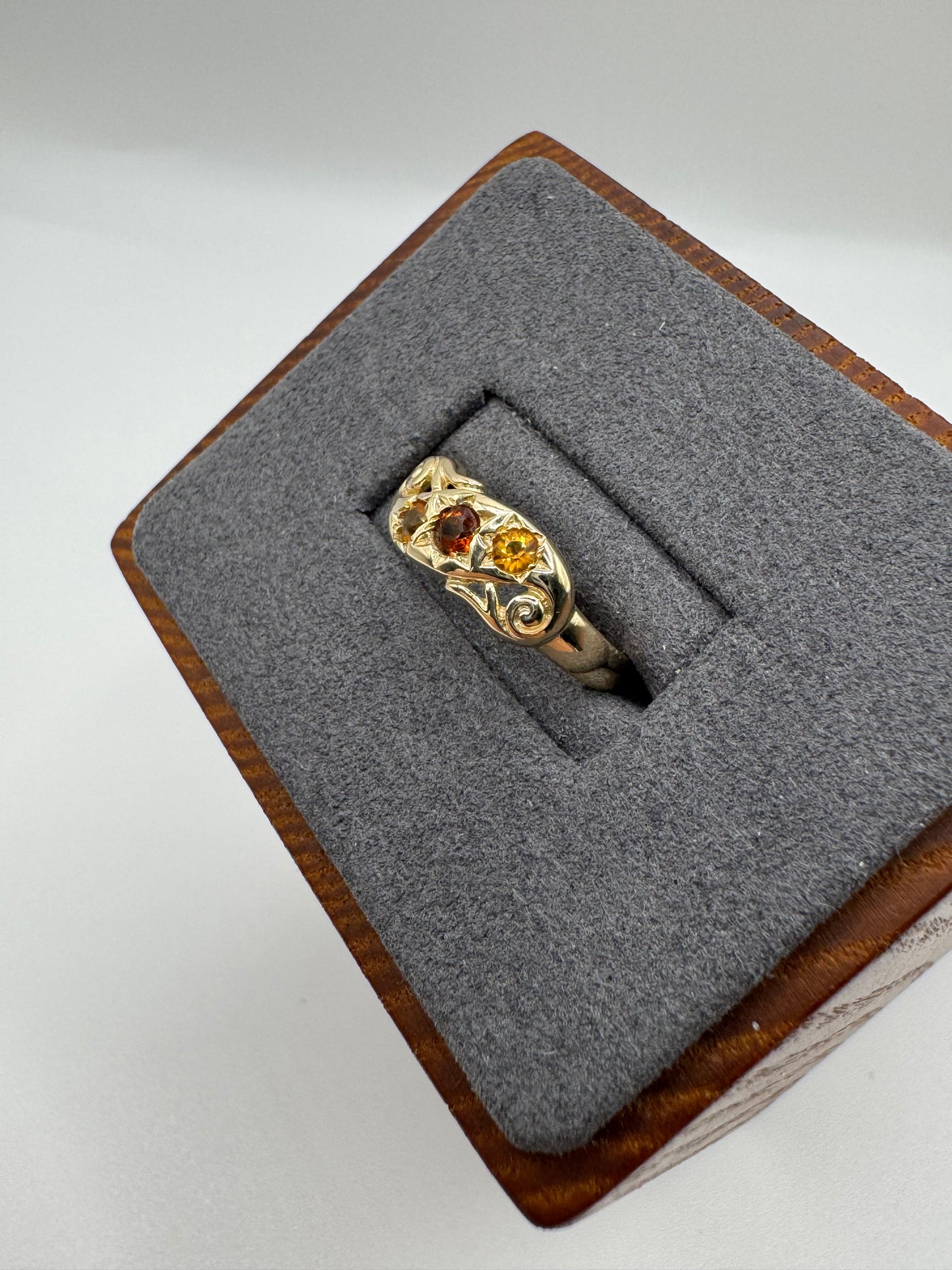 9ct gold citrine gypsy ring