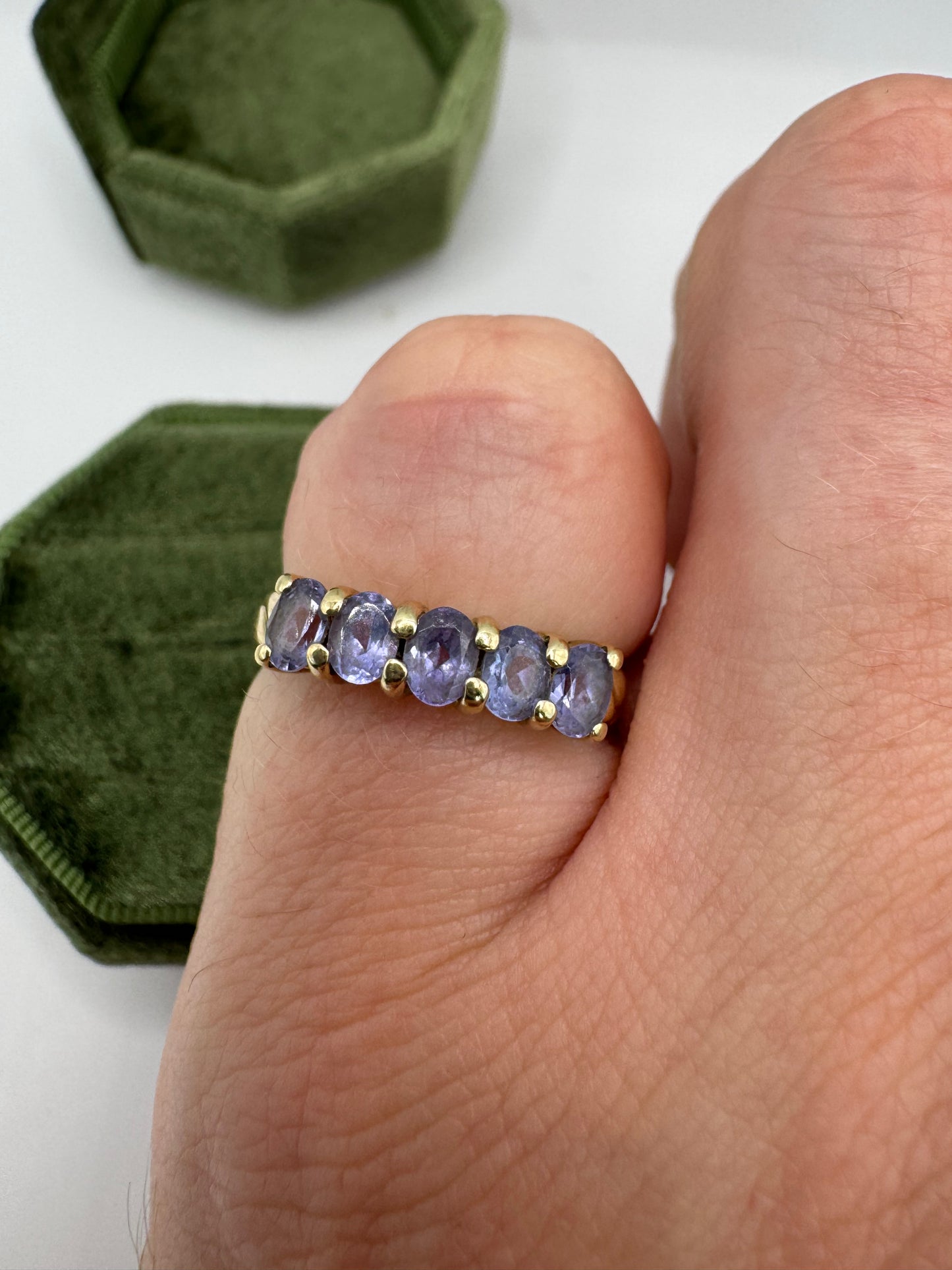 9ct gold tanzanite ring