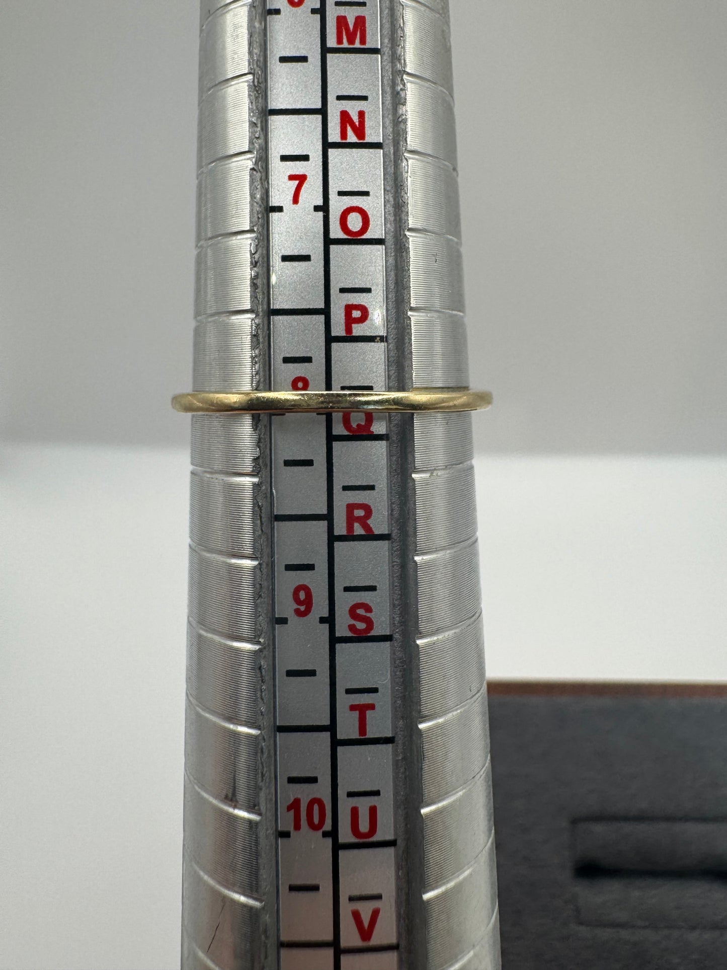 9ct gold diamond ring