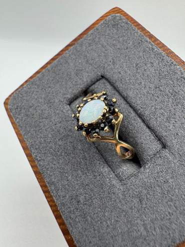 9ct gold opal and sapphire ring