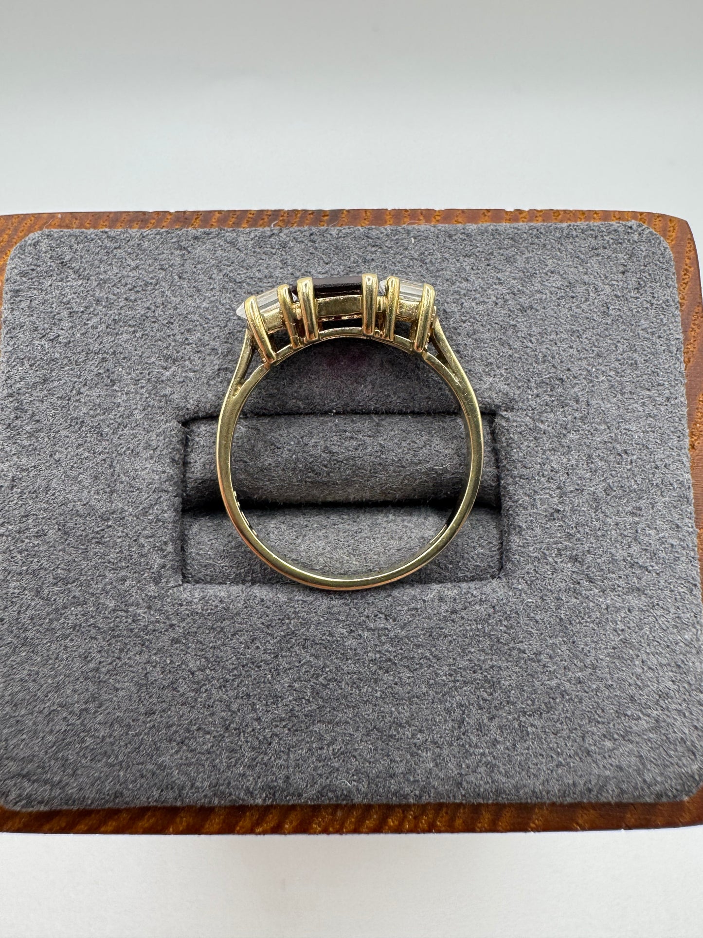 9ct gold garnet and zircon ring