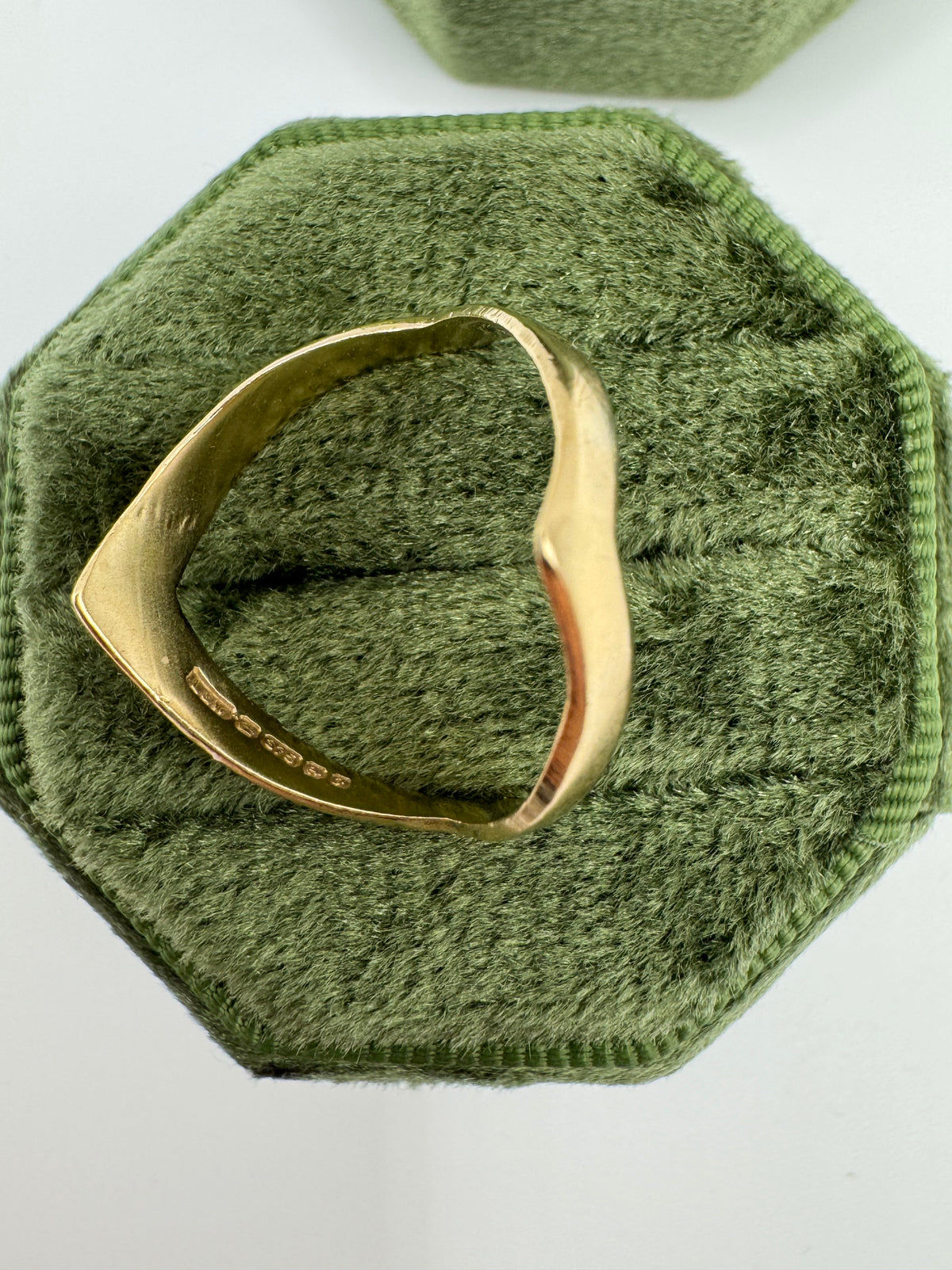 Vintage 9ct gold double chevron ring