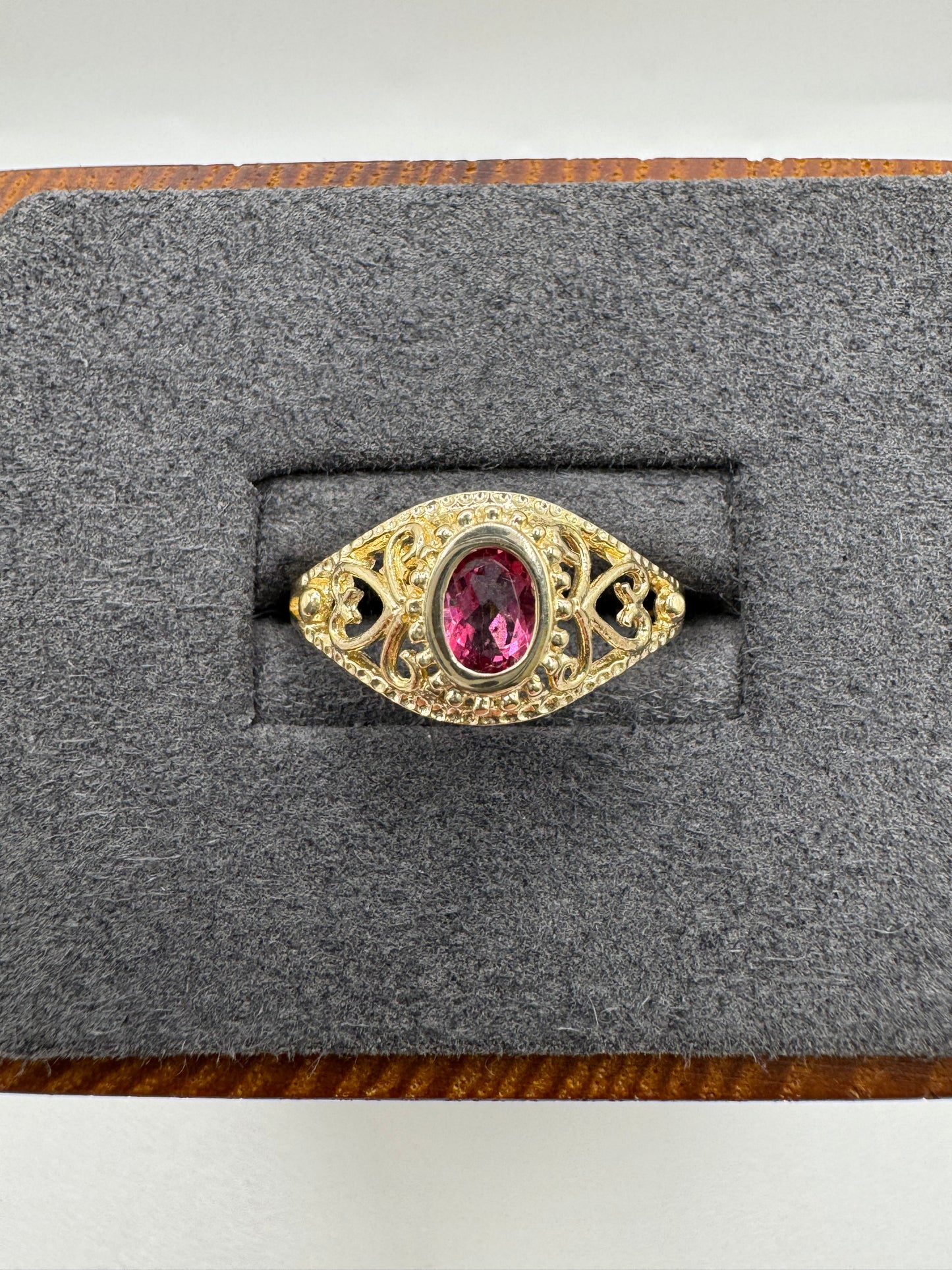 9ct gold pink topaz ring