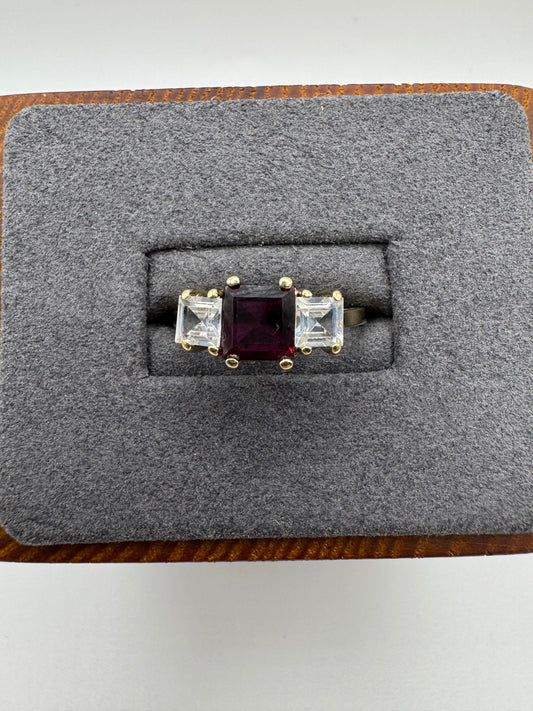 9ct gold garnet and zircon ring