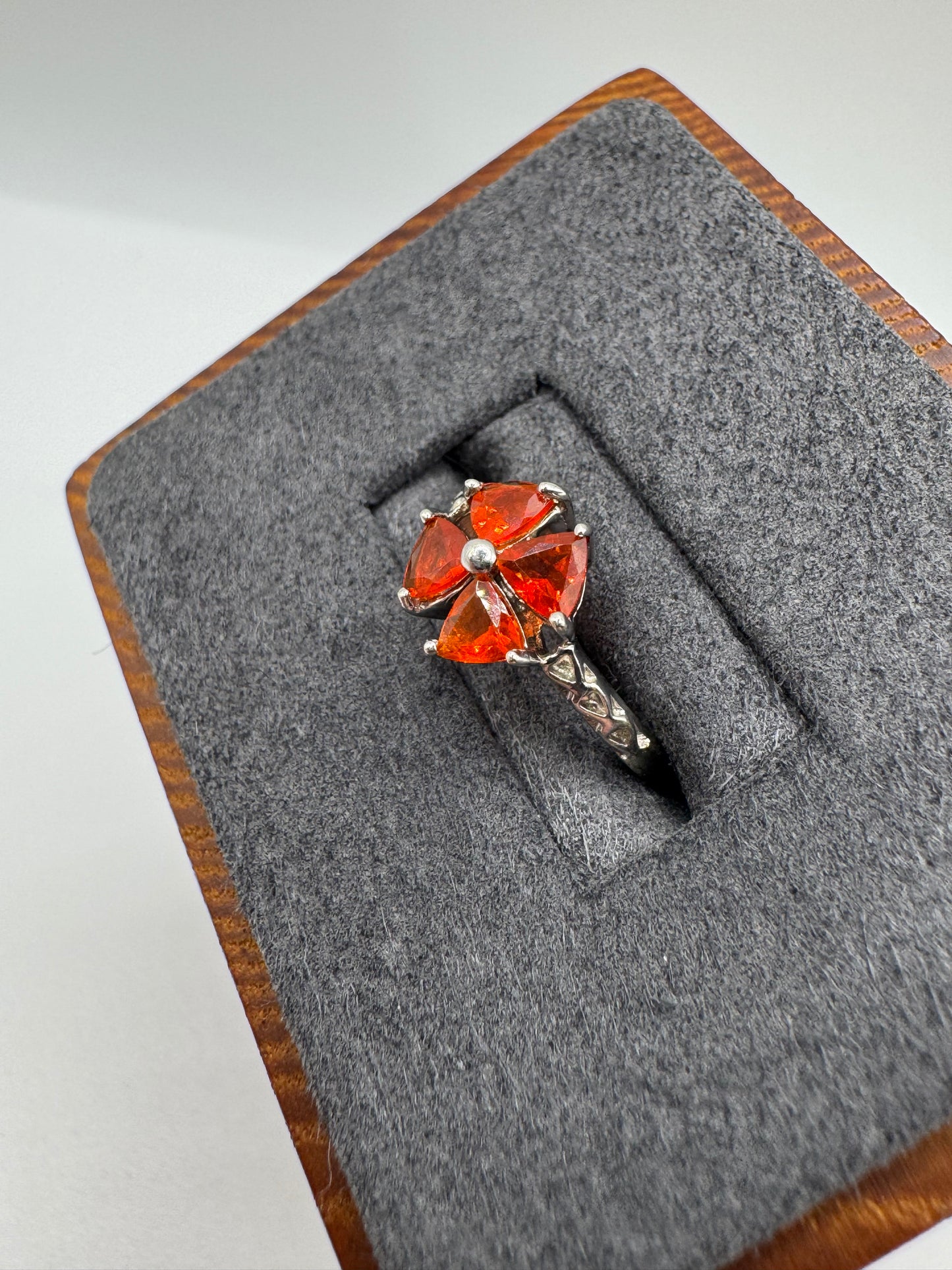 9ct white gold fire opal ring