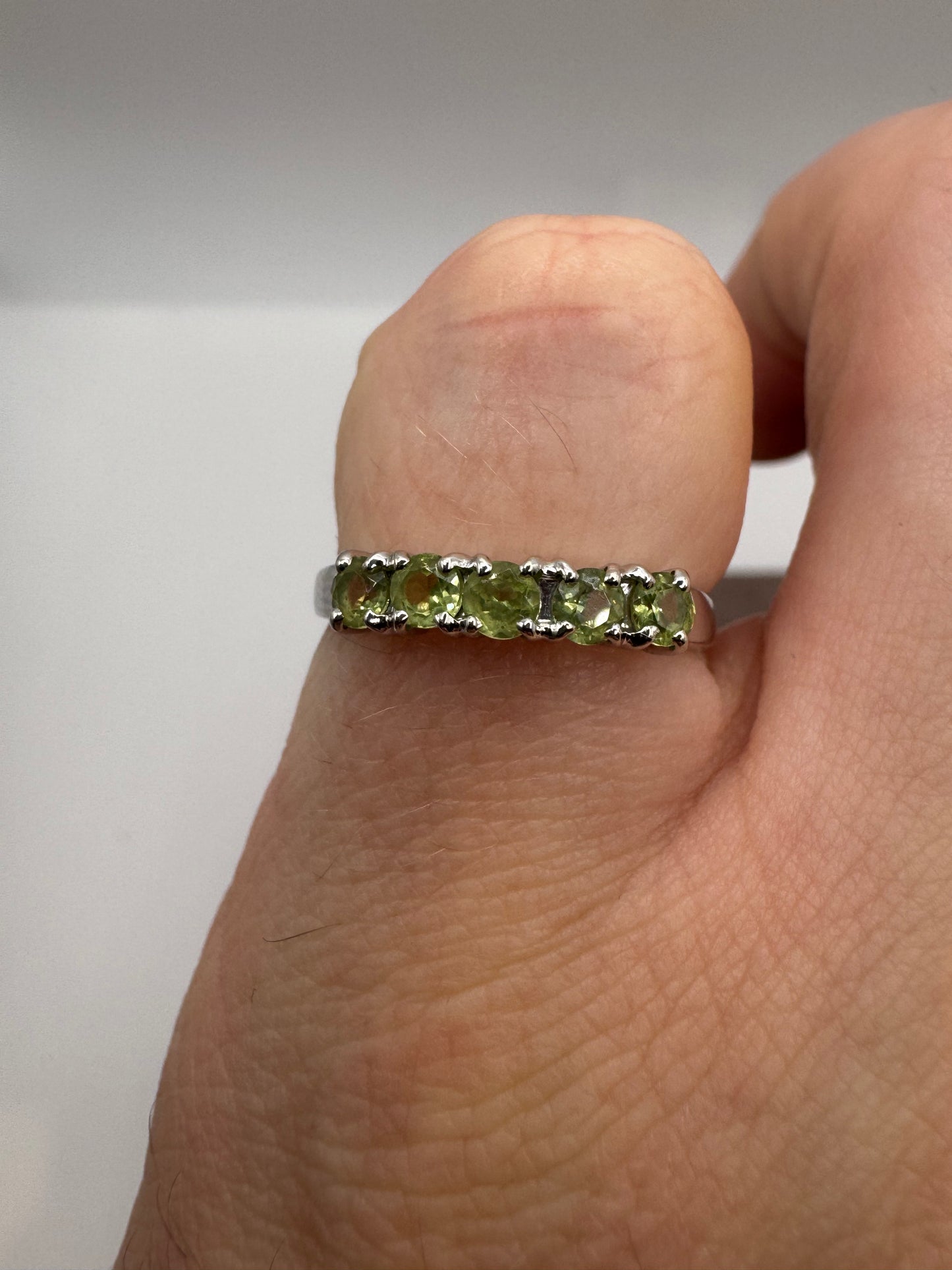 9ct white gold quartz ring